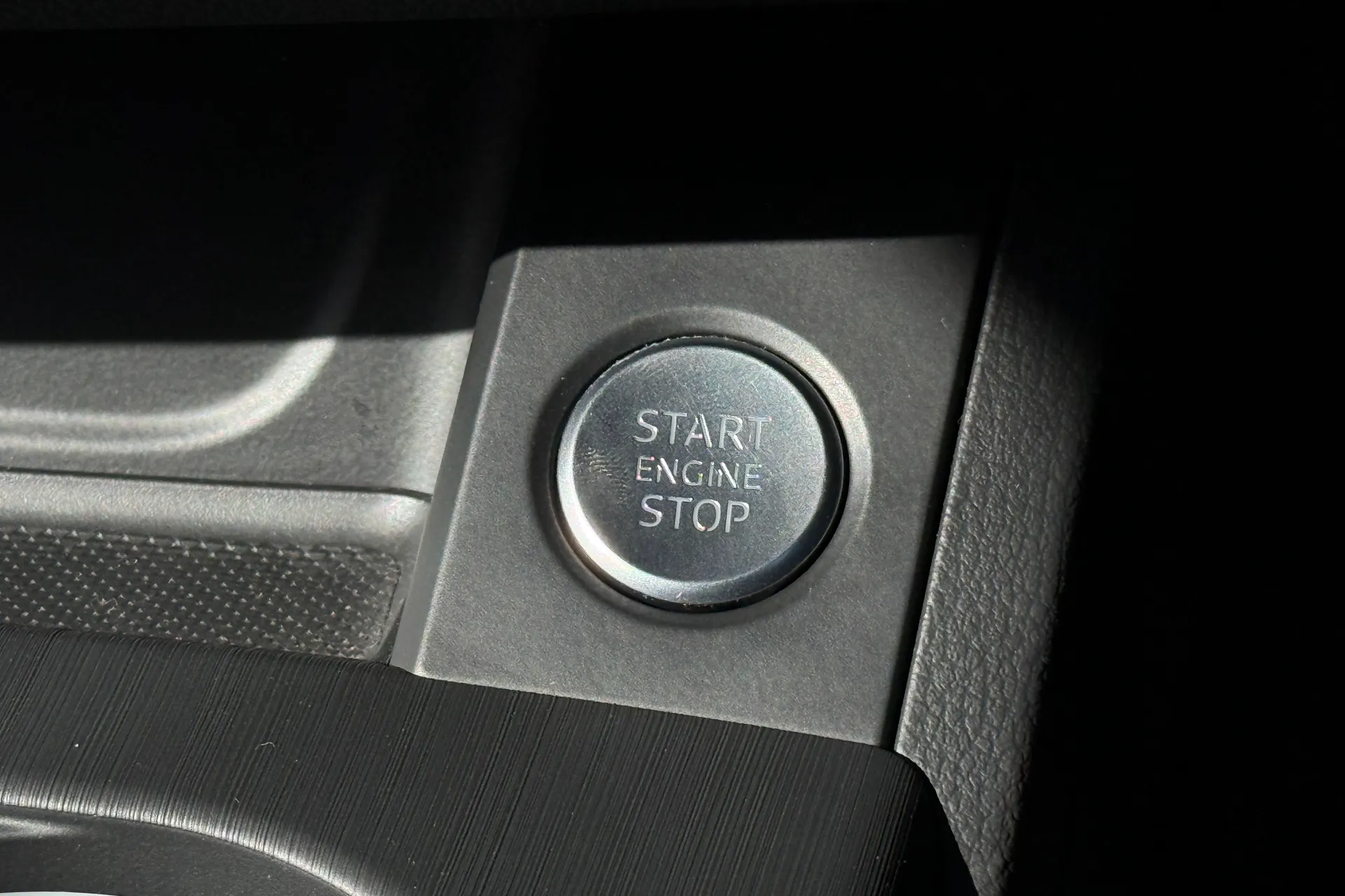 Audi A4 thumbnail image number 22
