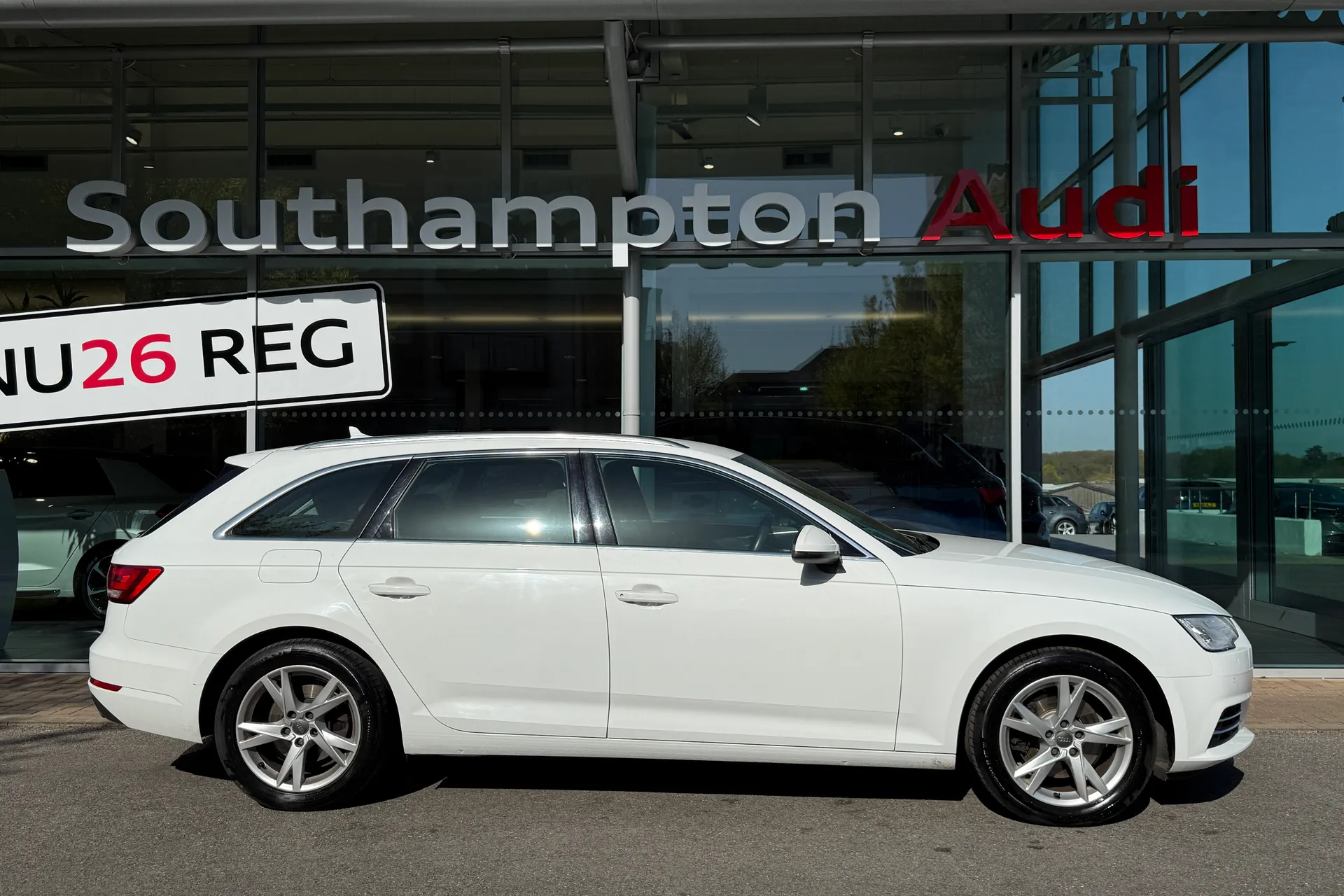Audi A4 thumbnail image number 2
