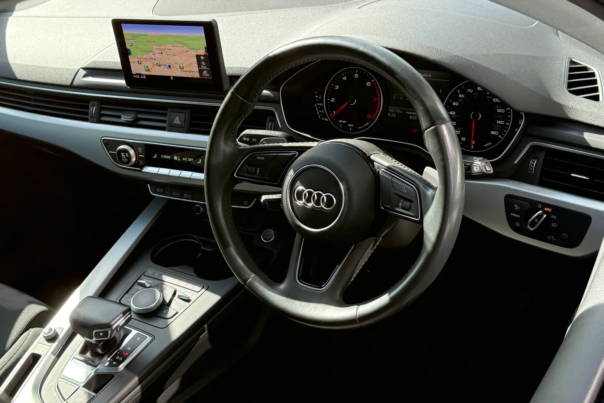 Audi A4 thumbnail image number 36