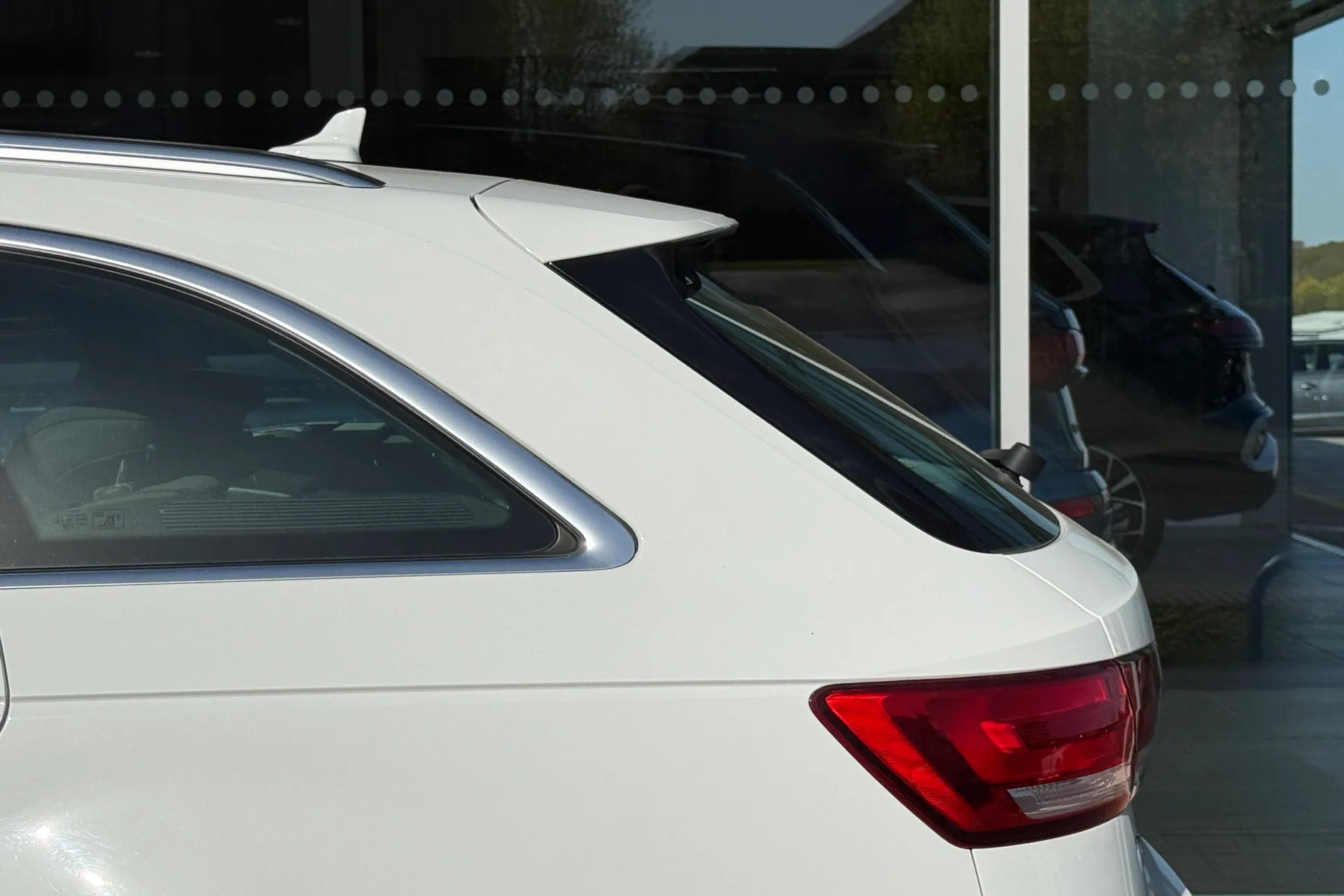 Audi A4 thumbnail image number 50