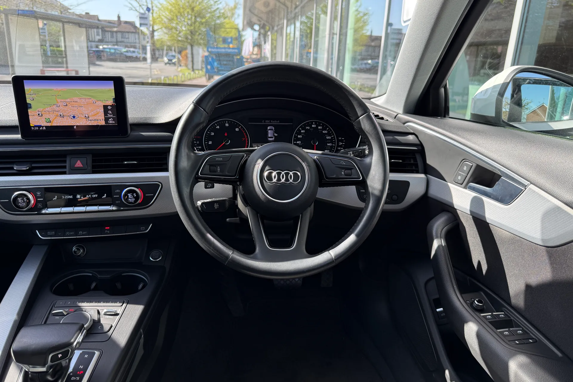 Audi A4 thumbnail image number 44