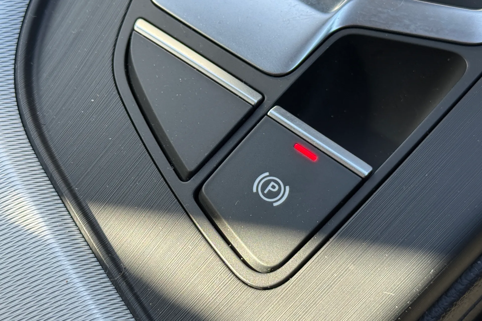Audi A4 thumbnail image number 27