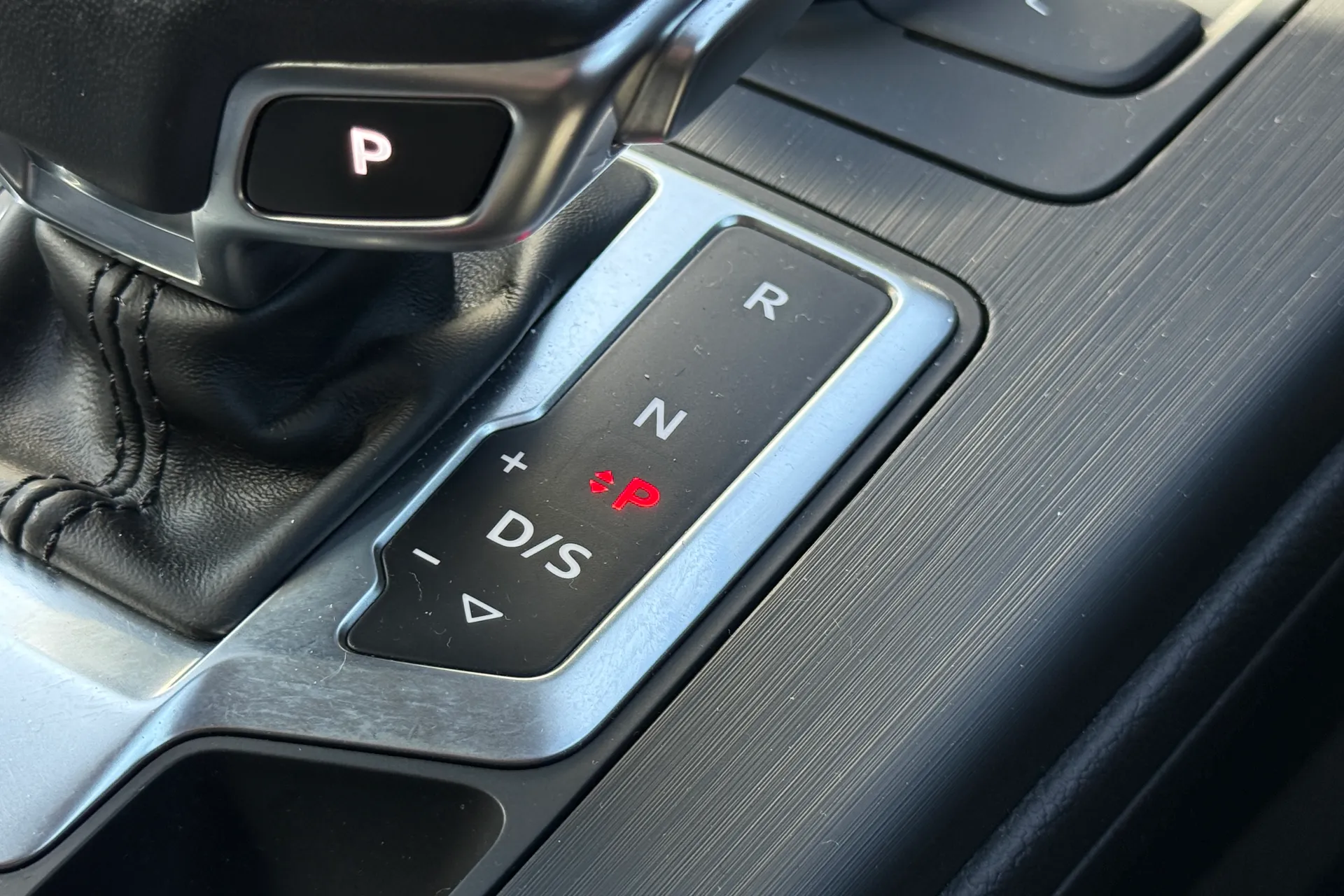 Audi A4 thumbnail image number 26