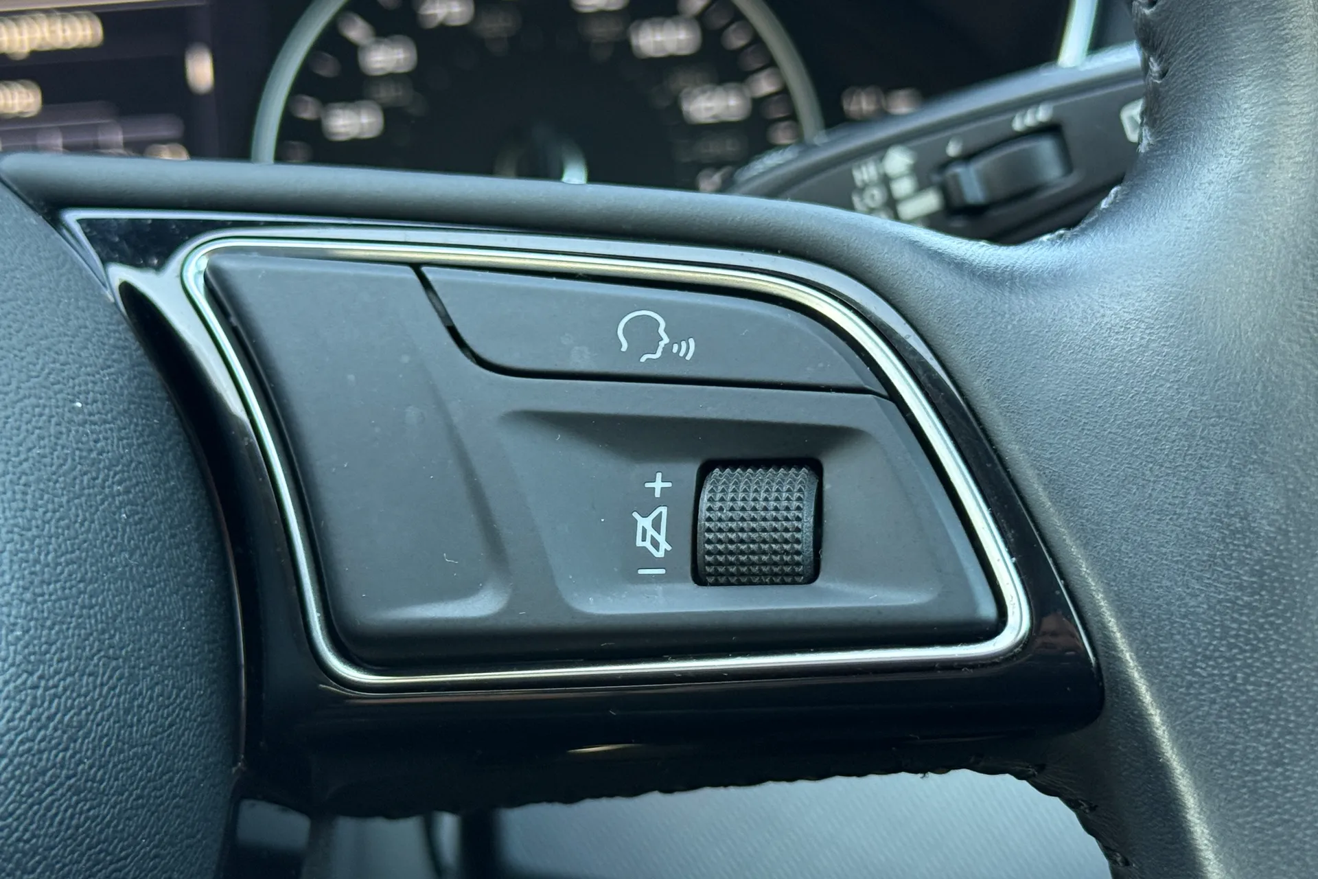 Audi A4 thumbnail image number 14