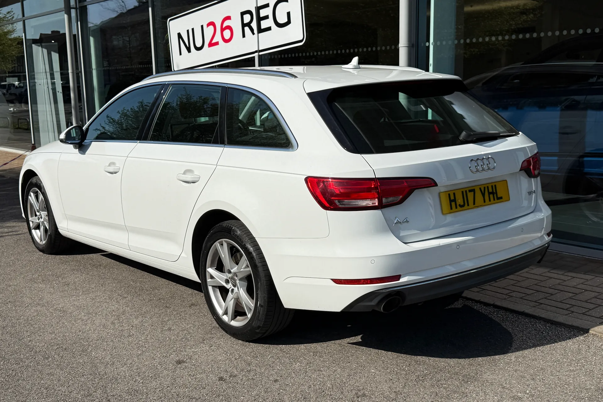 Audi A4 thumbnail image number 7