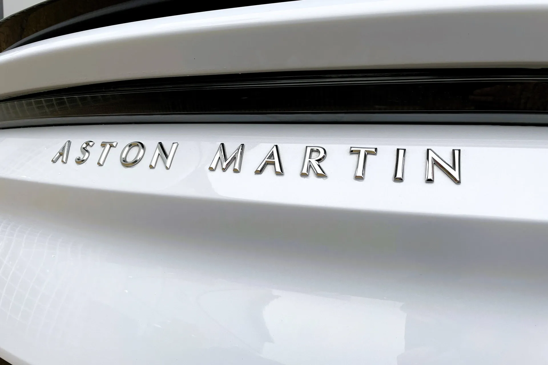 Aston Martin DBS thumbnail image number 49