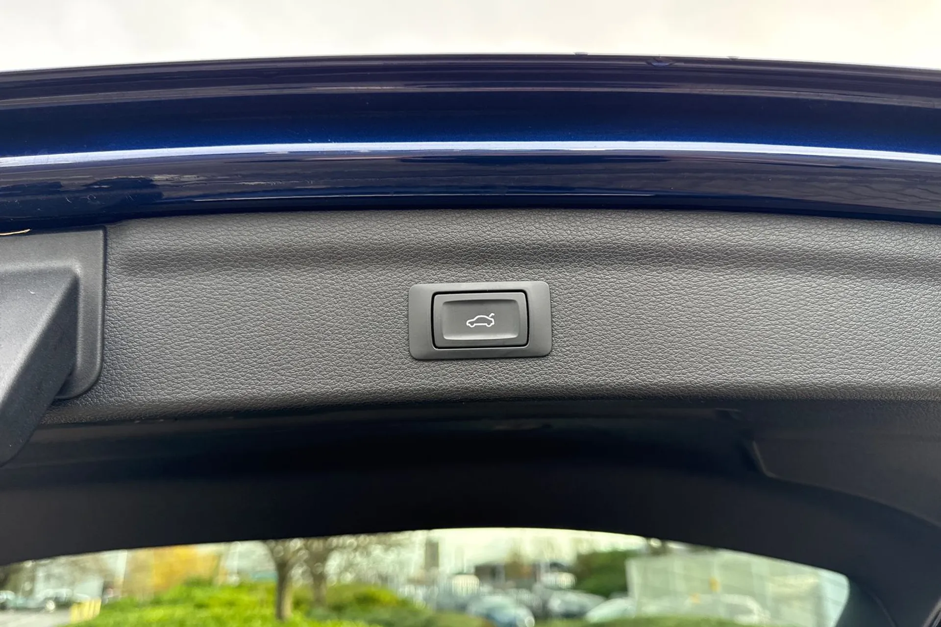 Audi Q3 thumbnail image number 22