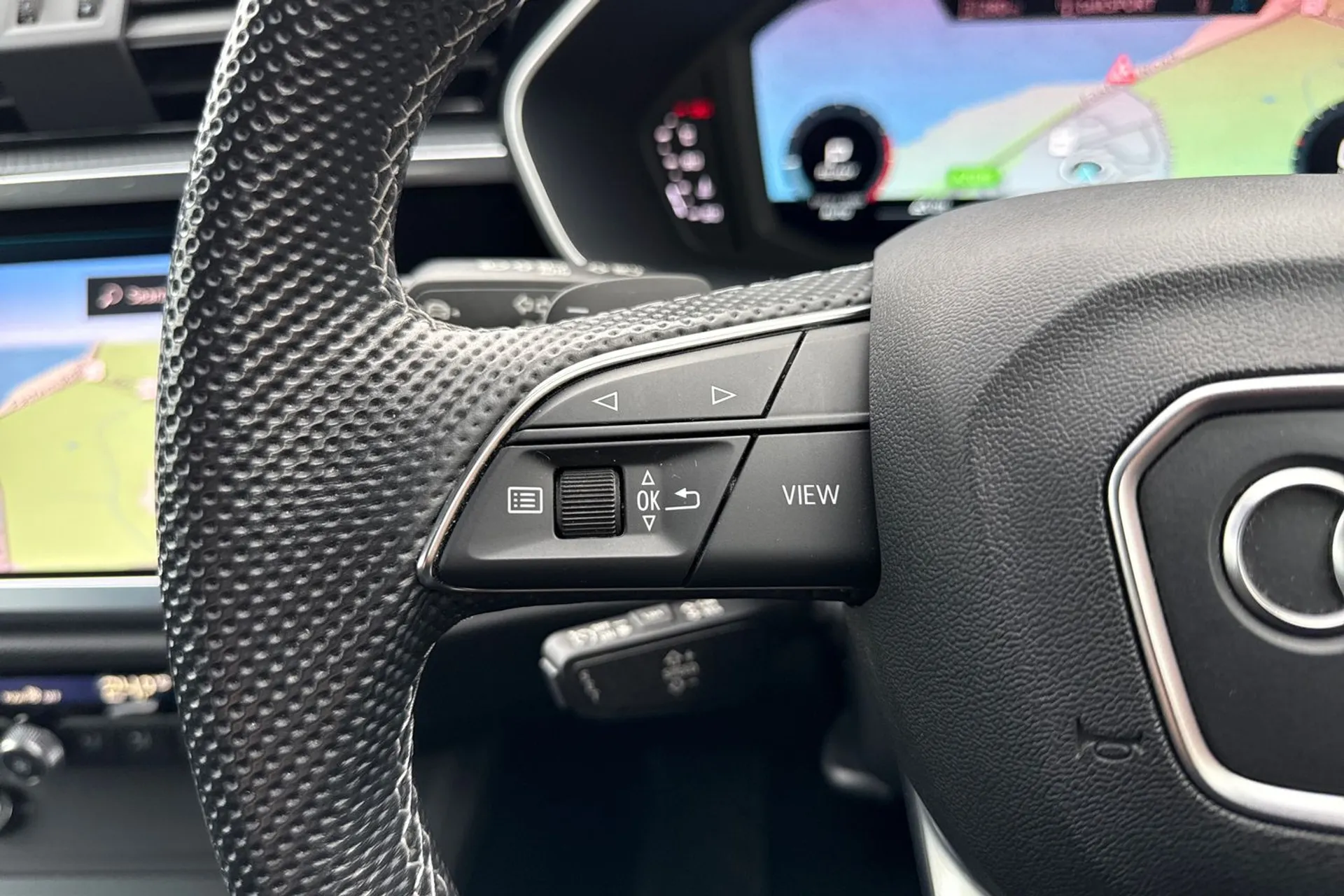 Audi Q3 thumbnail image number 46