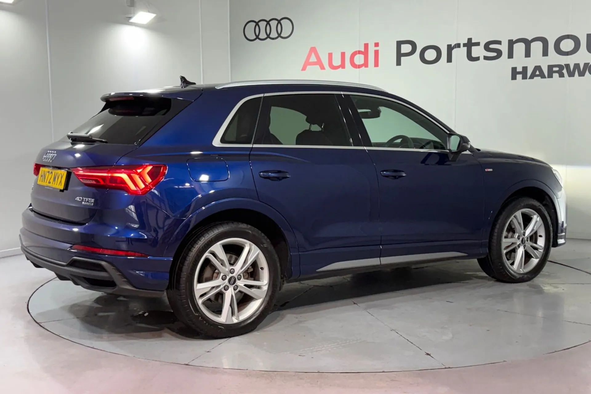 Audi Q3 thumbnail image number 11