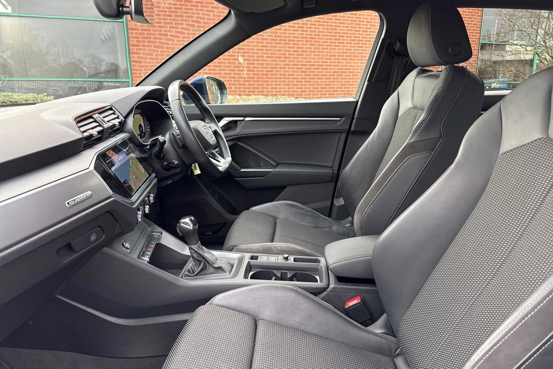 Audi Q3 thumbnail image number 38