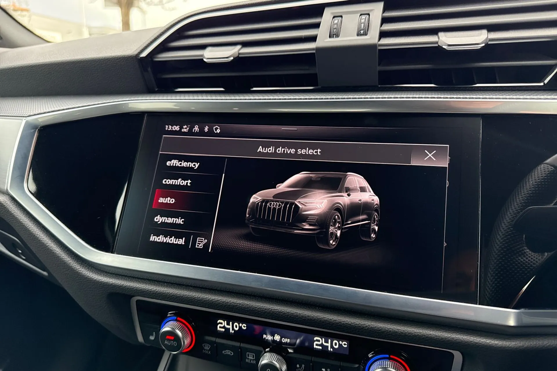 Audi Q3 thumbnail image number 33