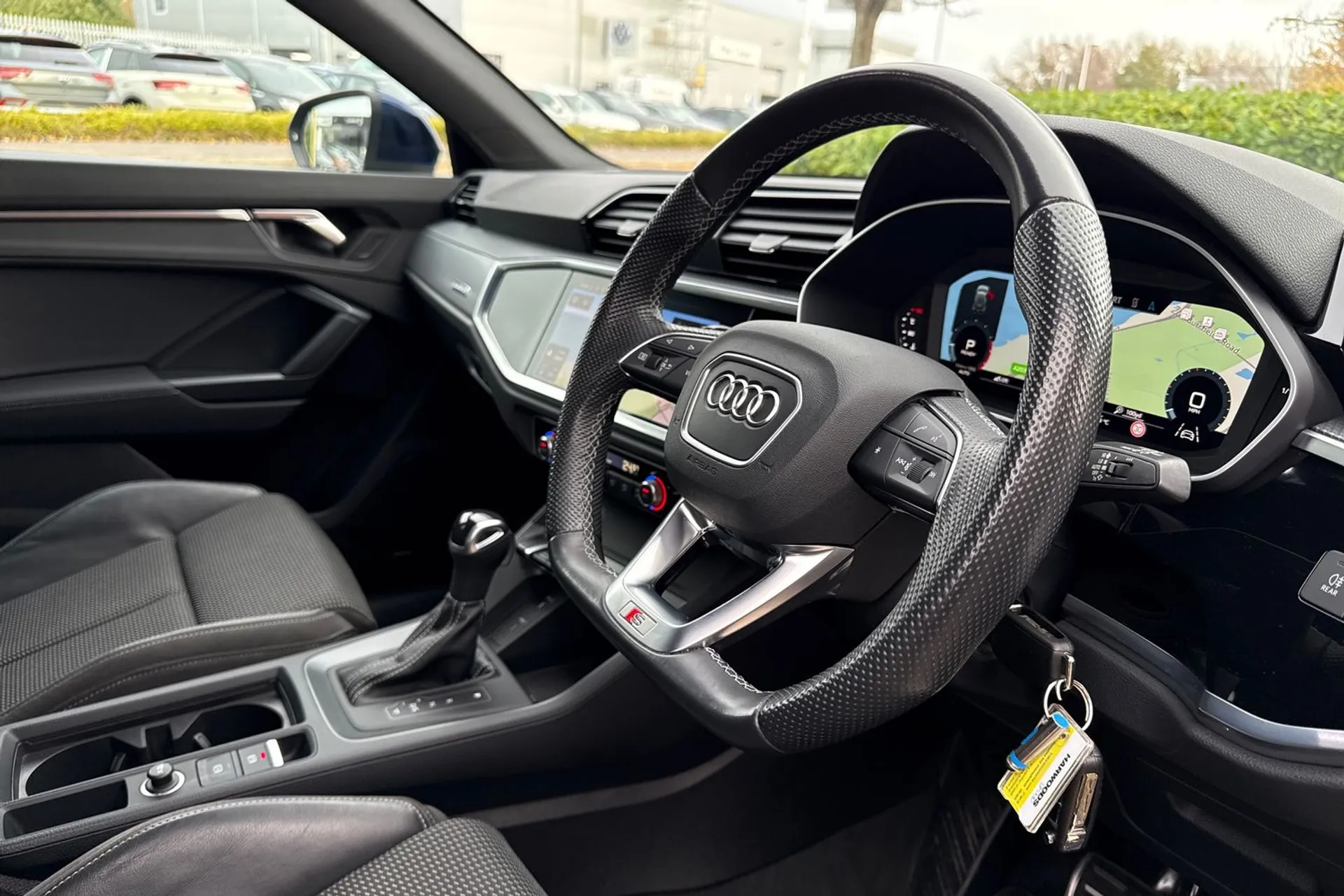 Audi Q3 thumbnail image number 34