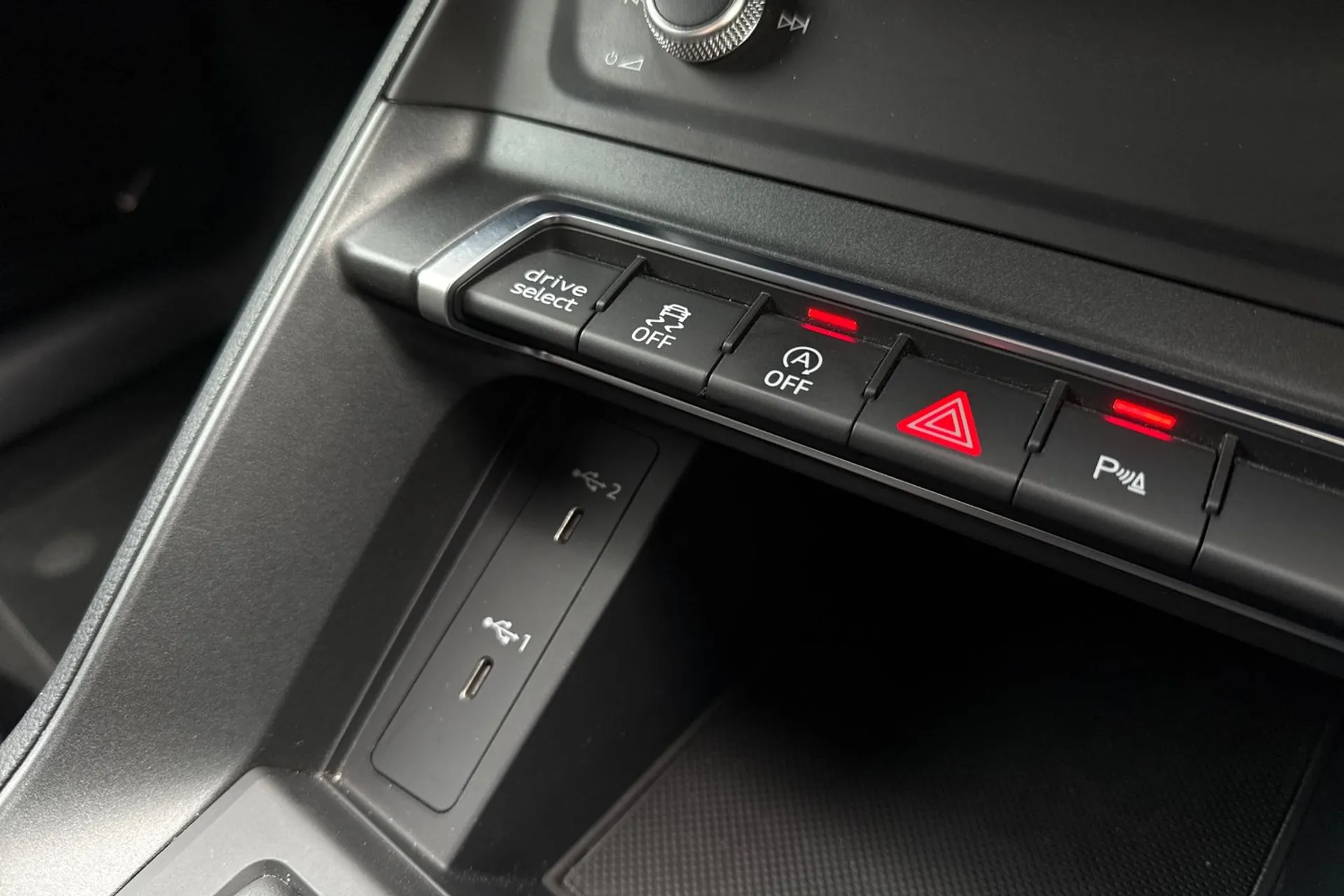 Audi Q3 thumbnail image number 39