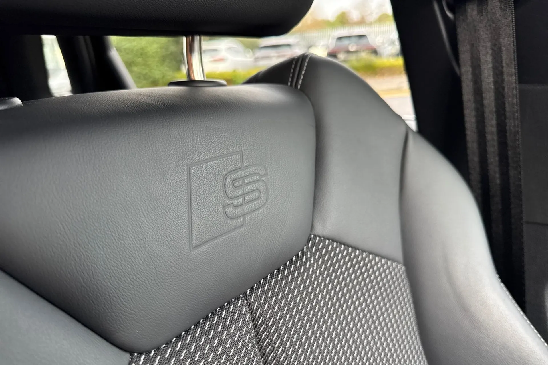 Audi Q3 thumbnail image number 51