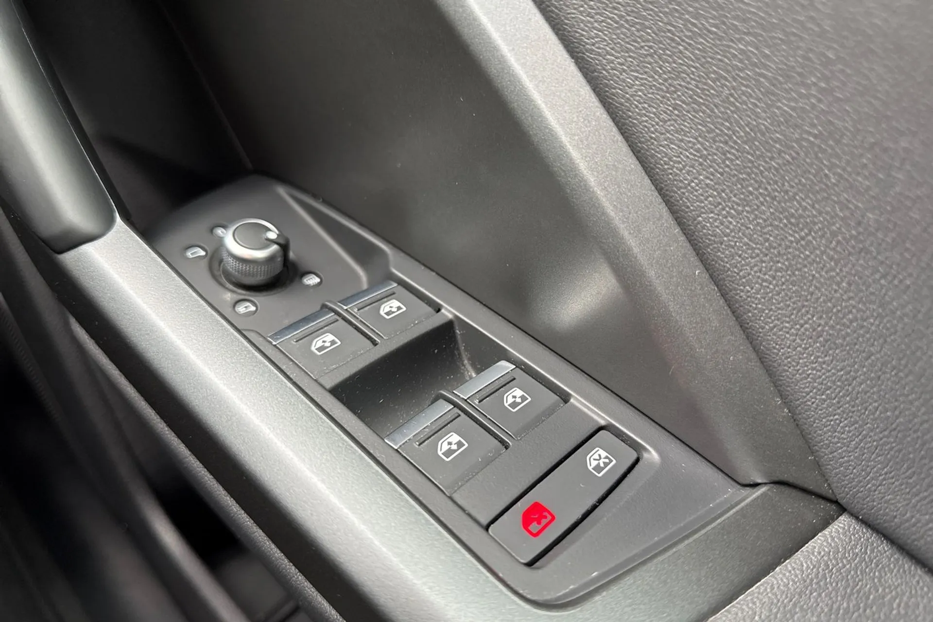 Audi Q3 thumbnail image number 48