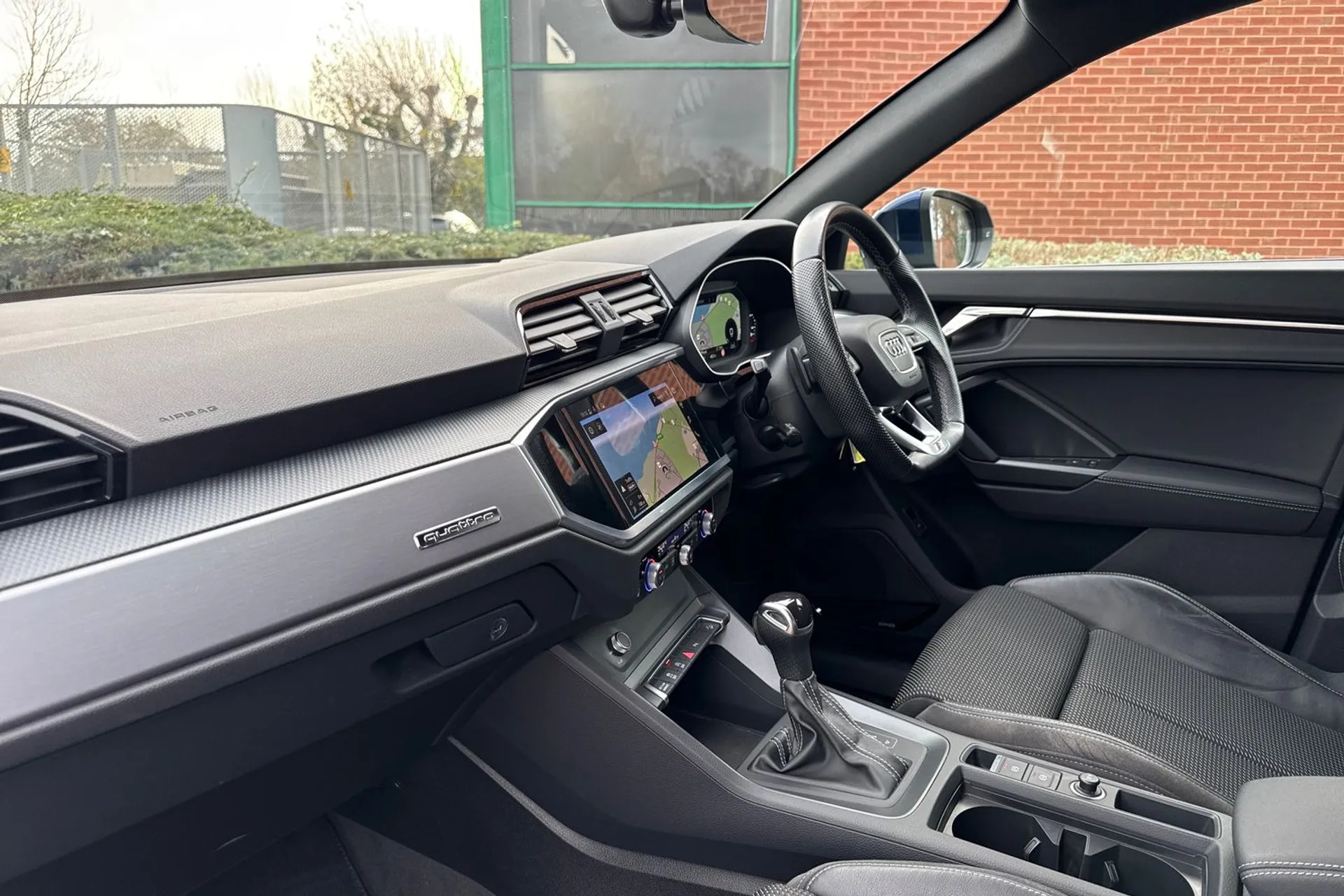 Audi Q3 thumbnail image number 35