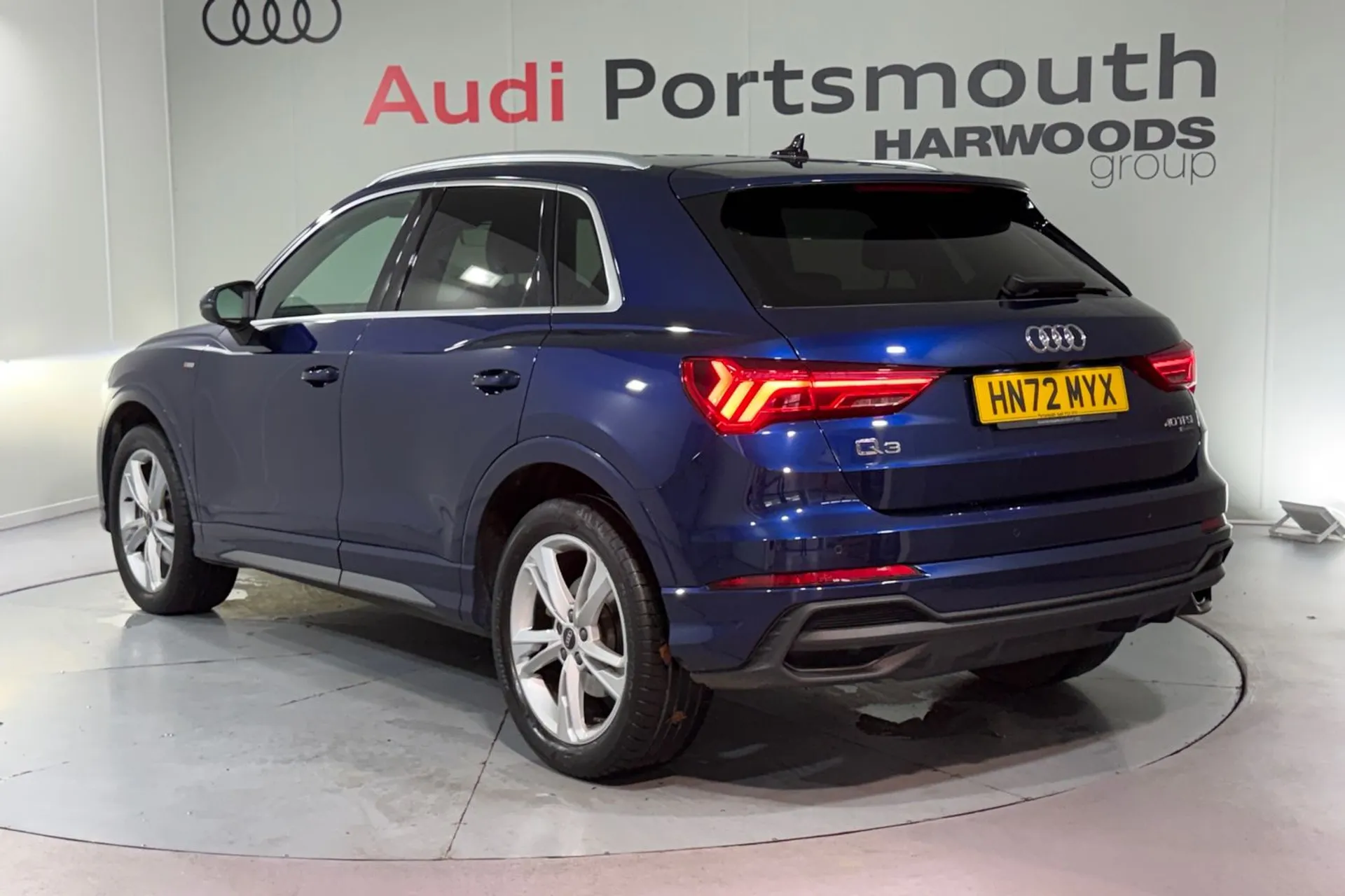 Audi Q3 thumbnail image number 12