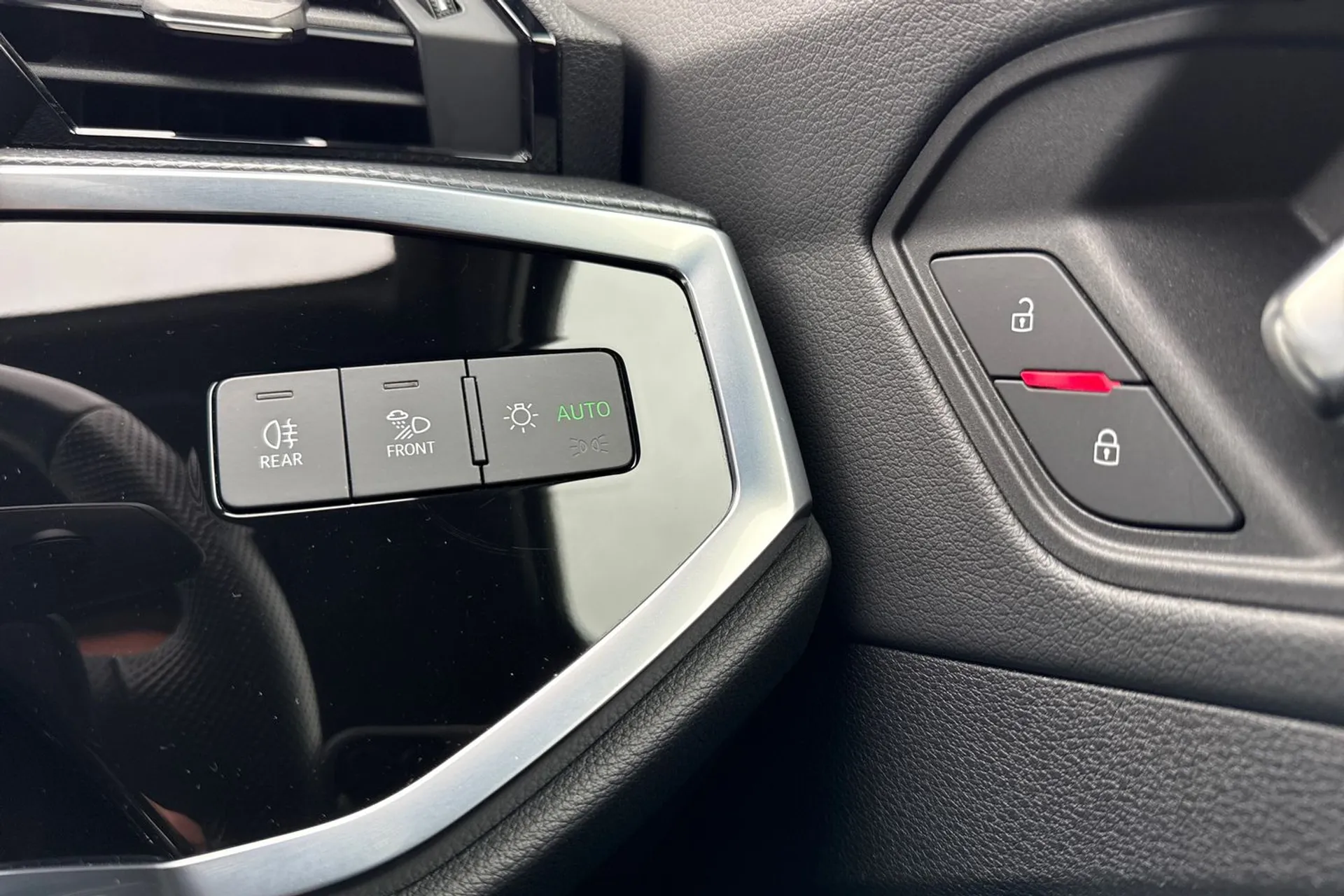 Audi Q3 thumbnail image number 53