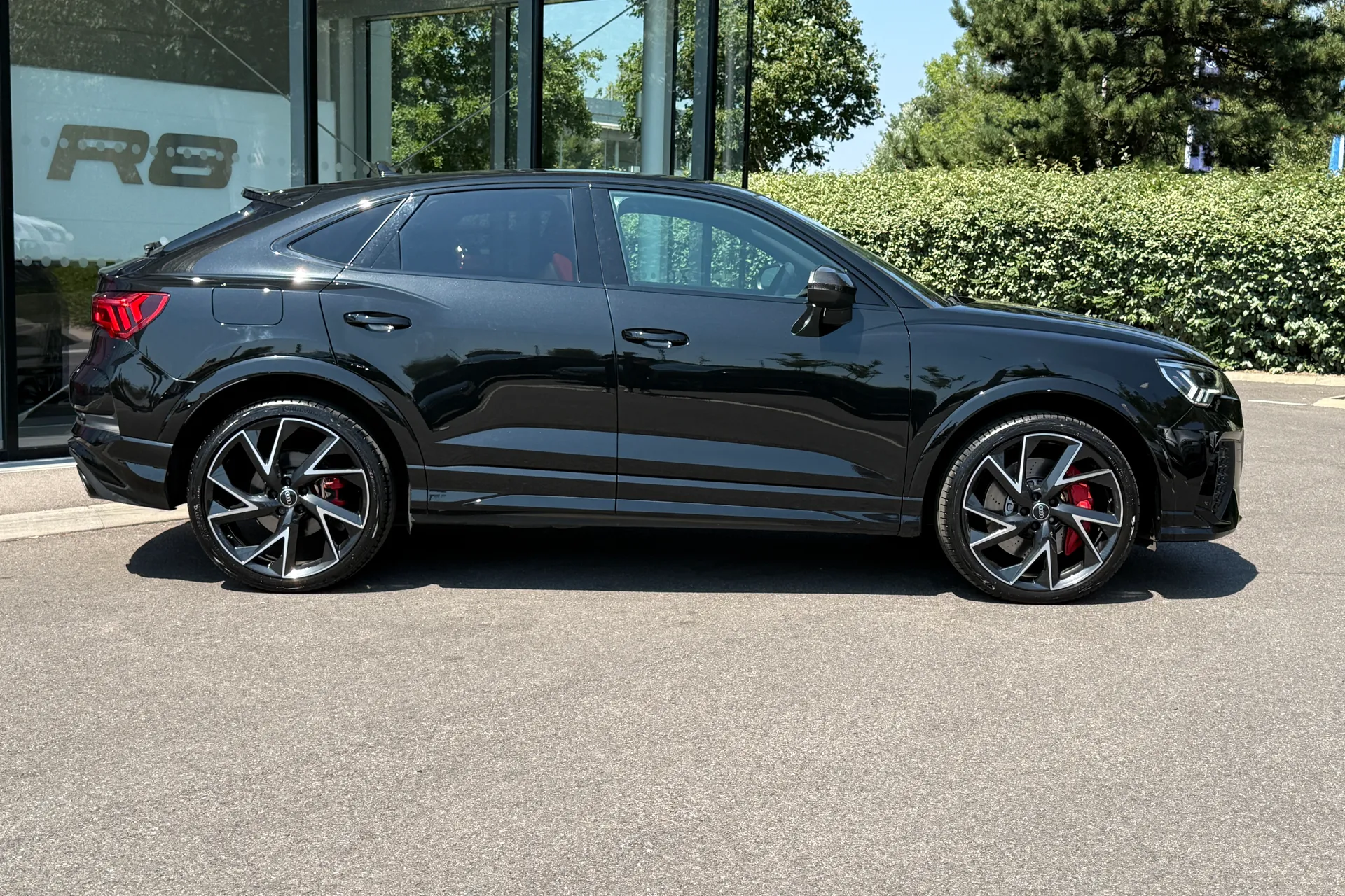 Audi RS Q3 thumbnail image number 2