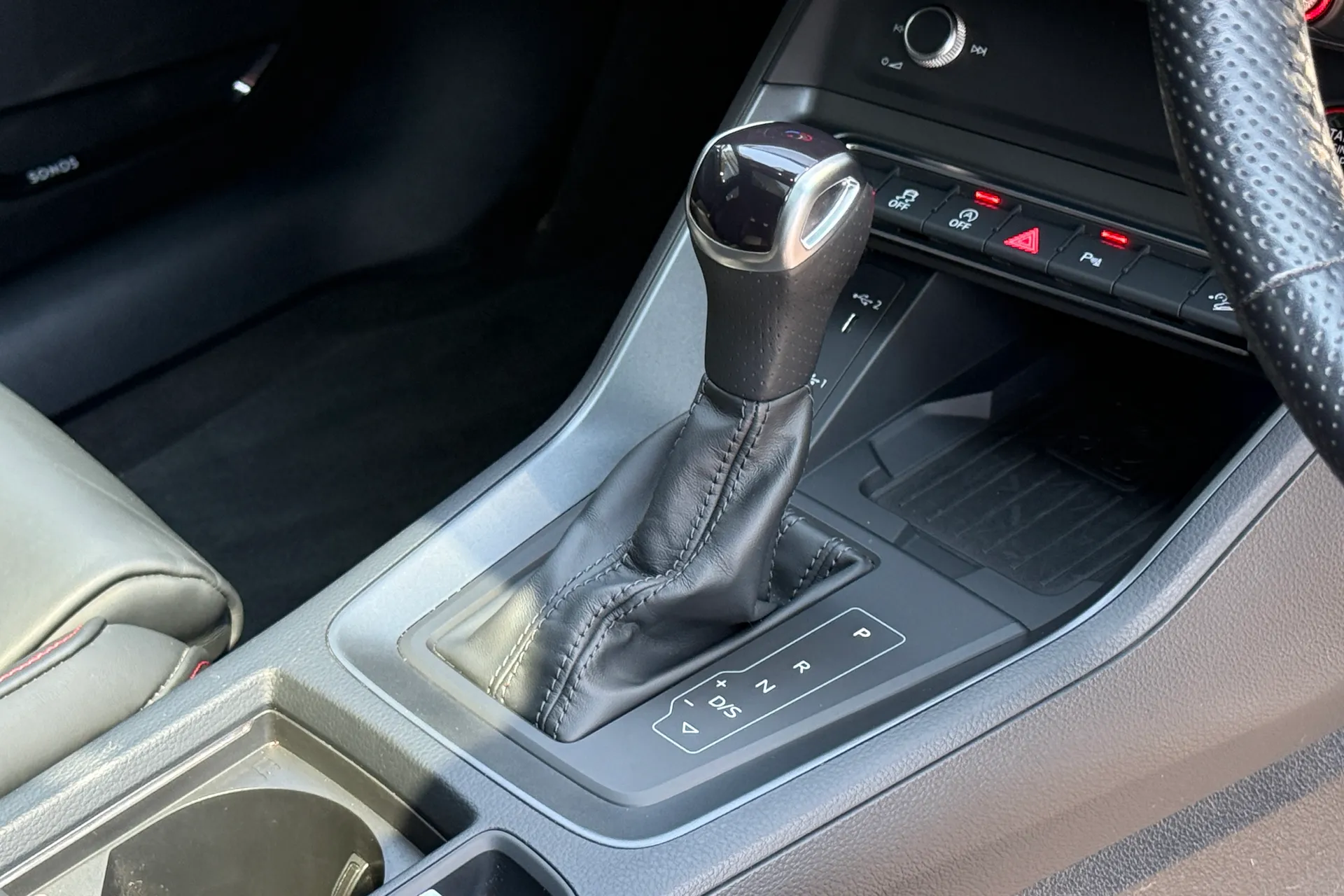 Audi RS Q3 thumbnail image number 17