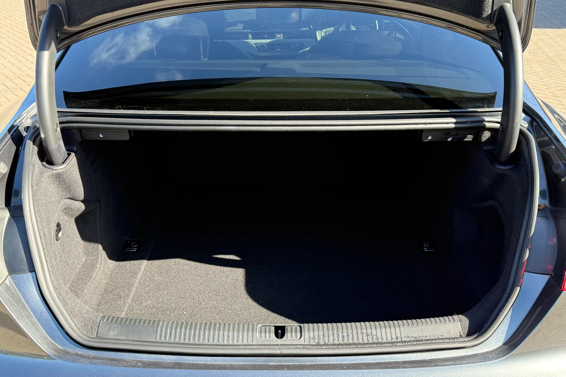 Audi A5 thumbnail image number 32