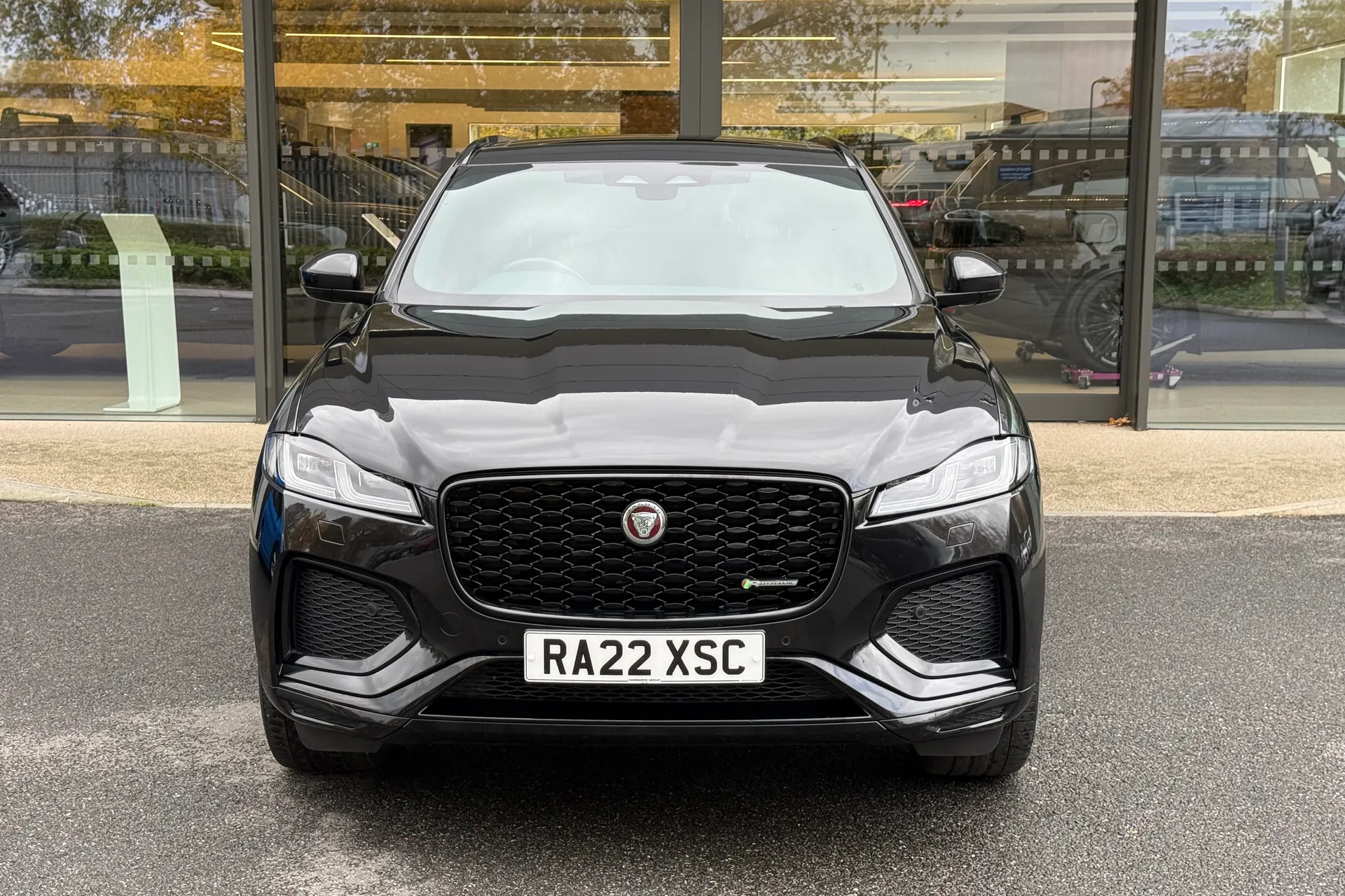 Jaguar F-PACE thumbnail image number 8