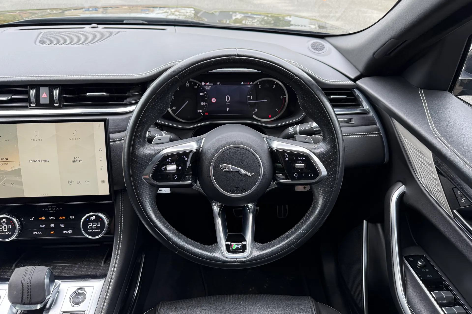 Jaguar F-PACE thumbnail image number 14