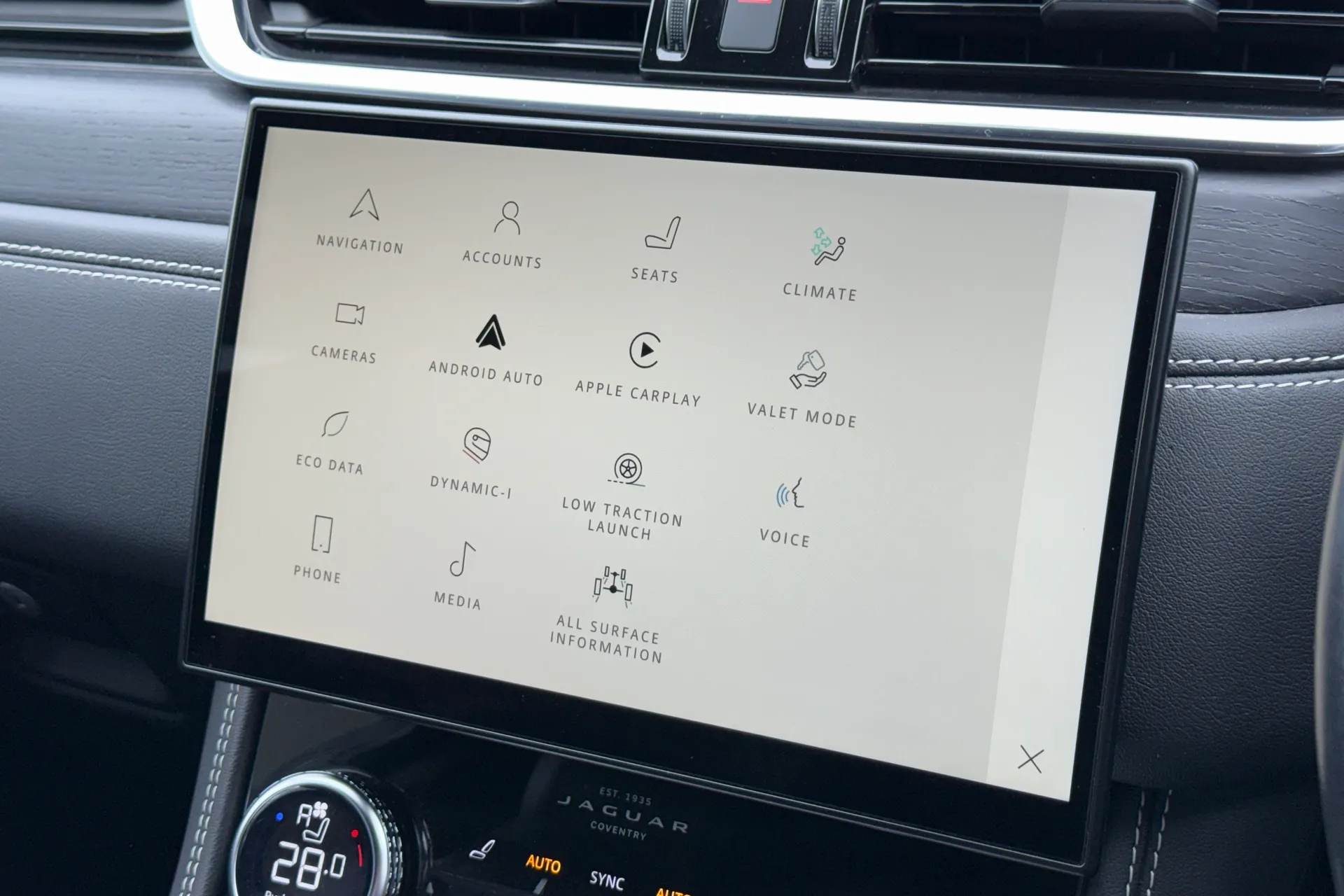 Jaguar F-PACE thumbnail image number 42