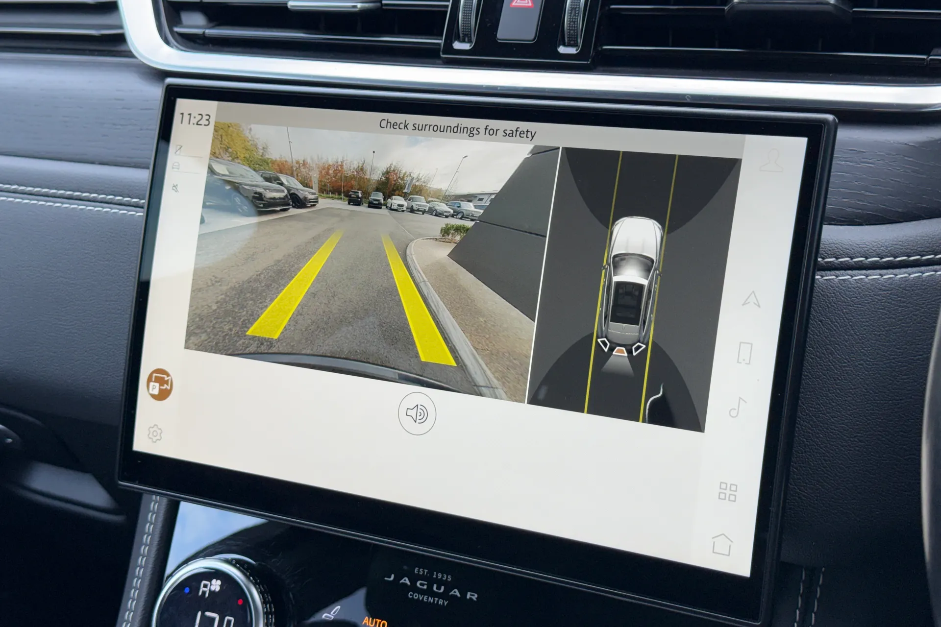 Jaguar F-PACE thumbnail image number 4