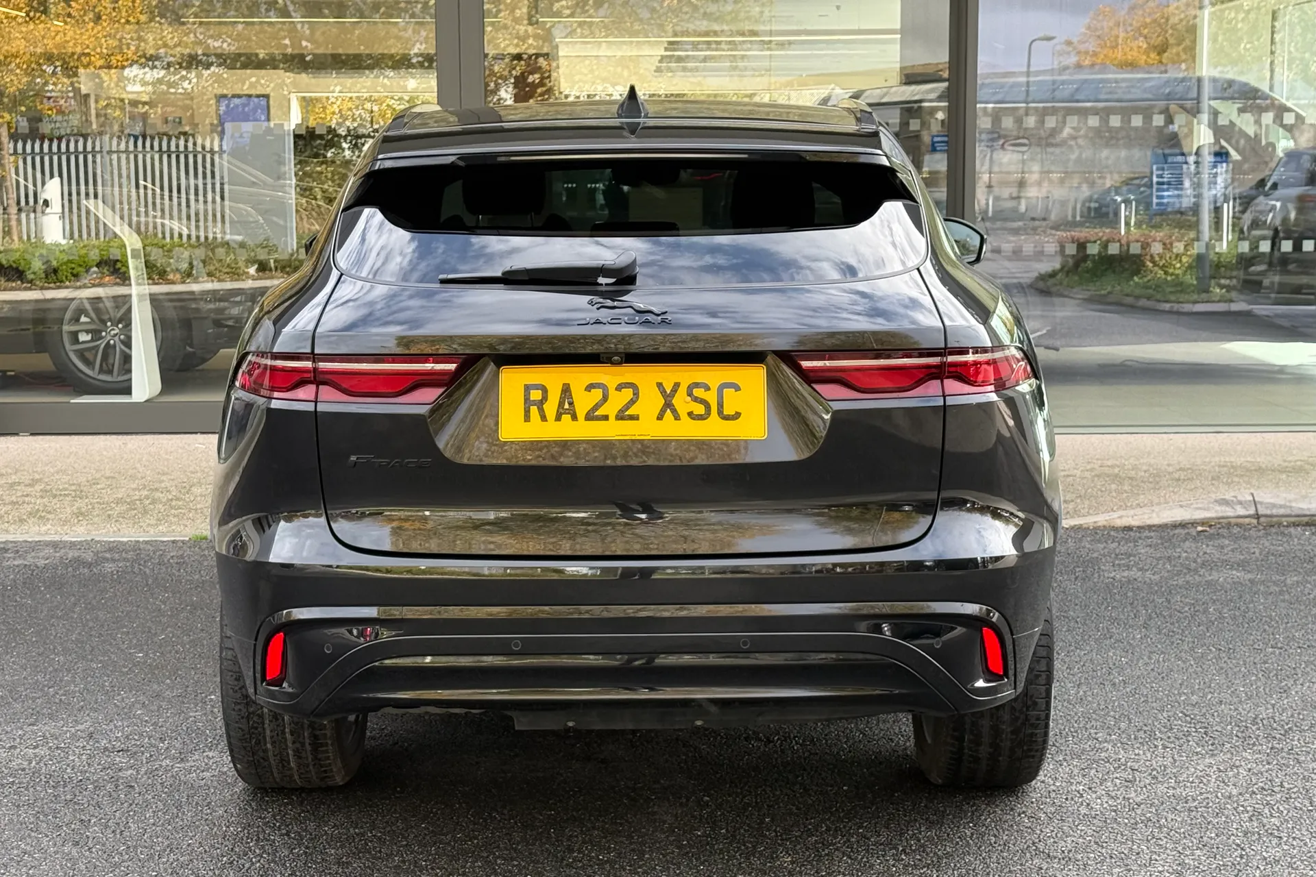 Jaguar F-PACE thumbnail image number 6