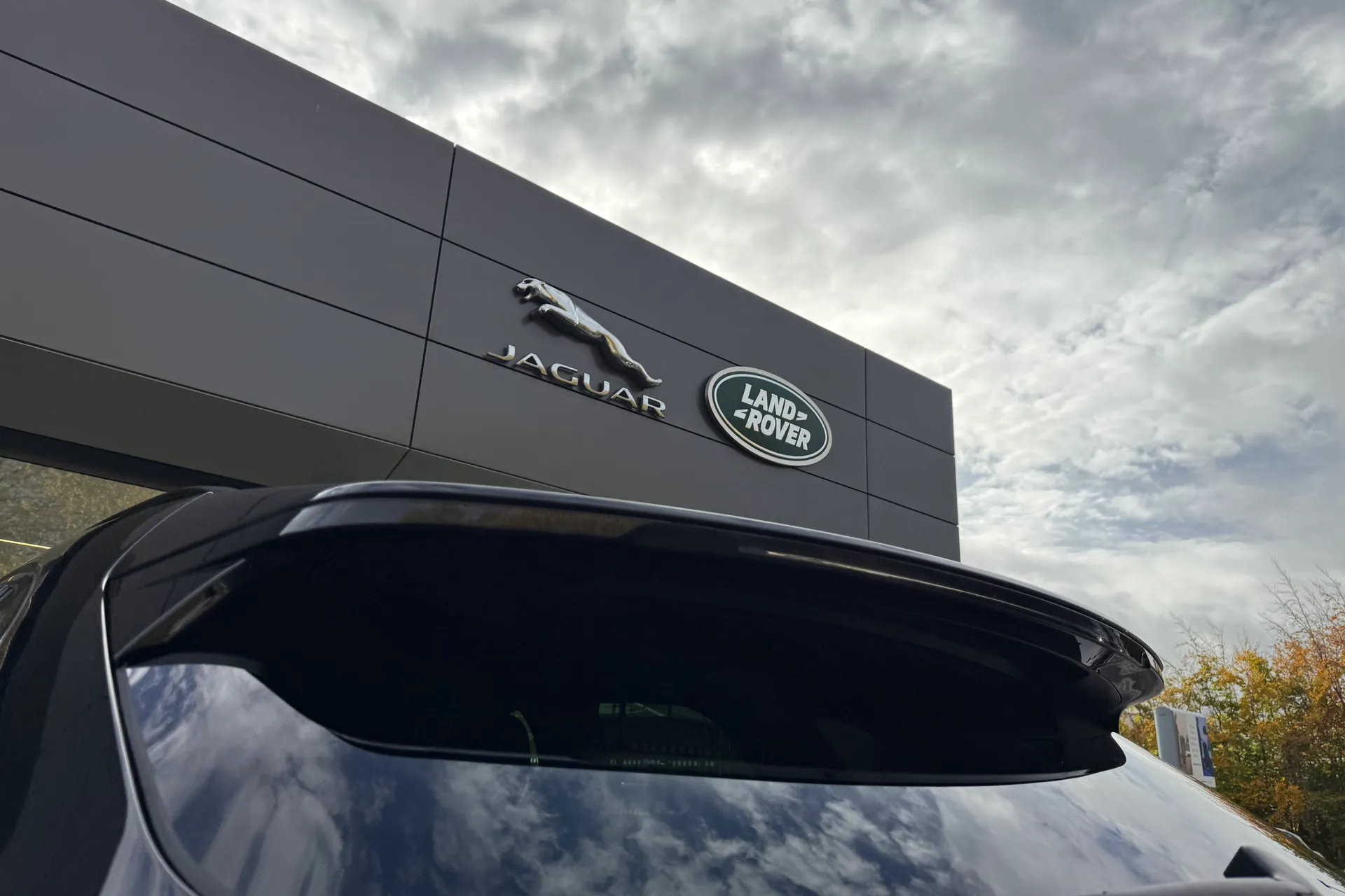 Jaguar F-PACE thumbnail image number 39