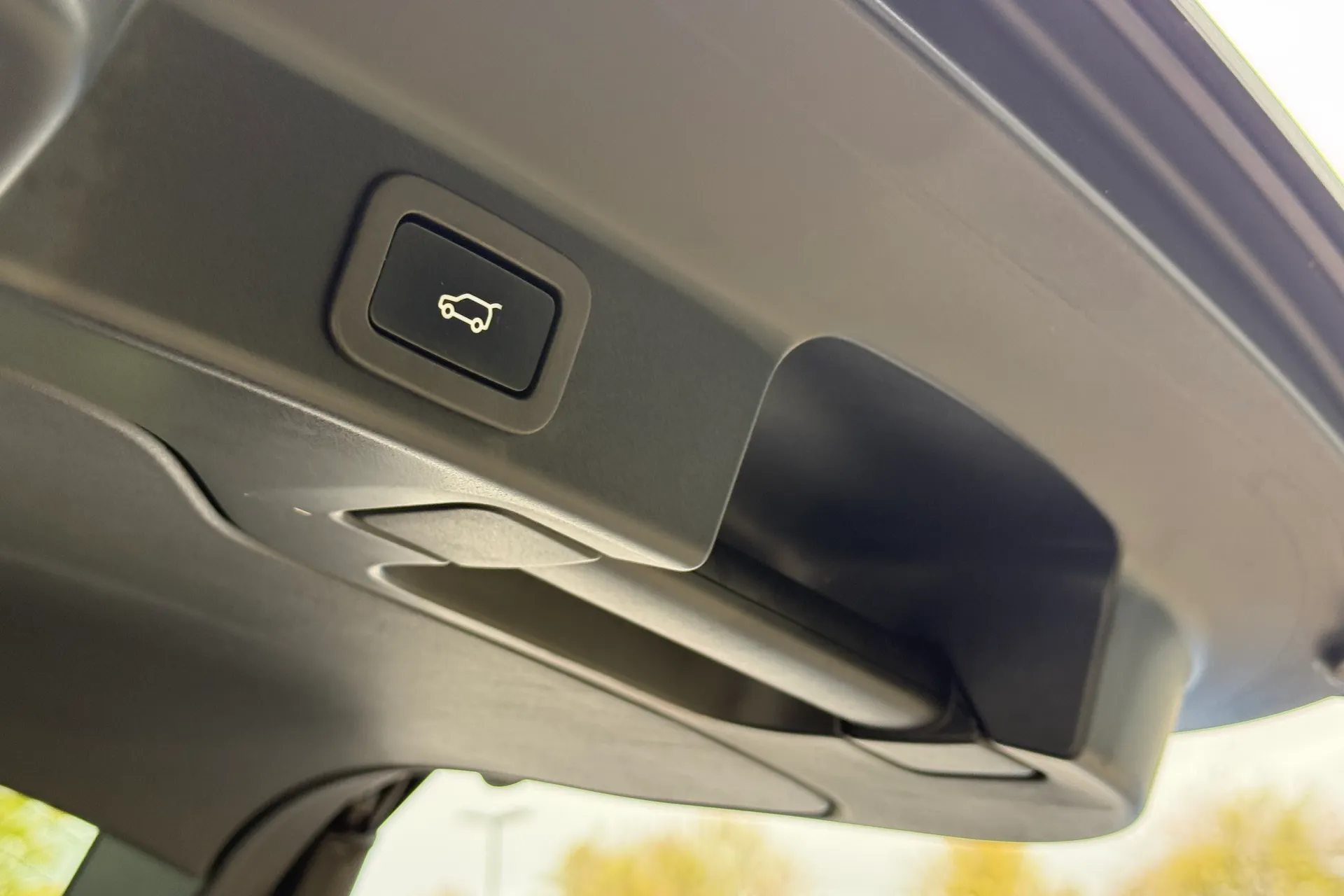 Jaguar F-PACE thumbnail image number 37