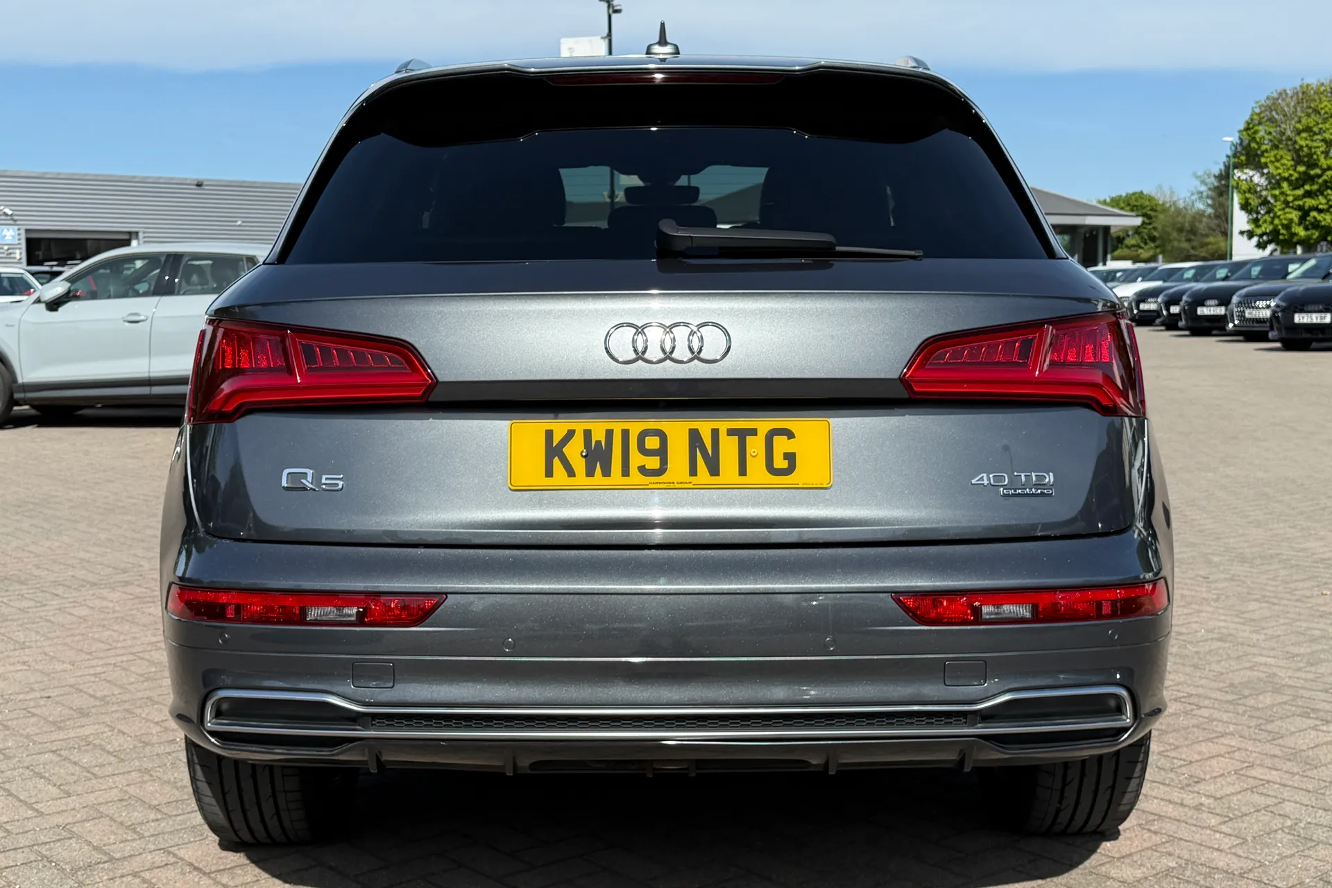Audi Q5 thumbnail image number 32