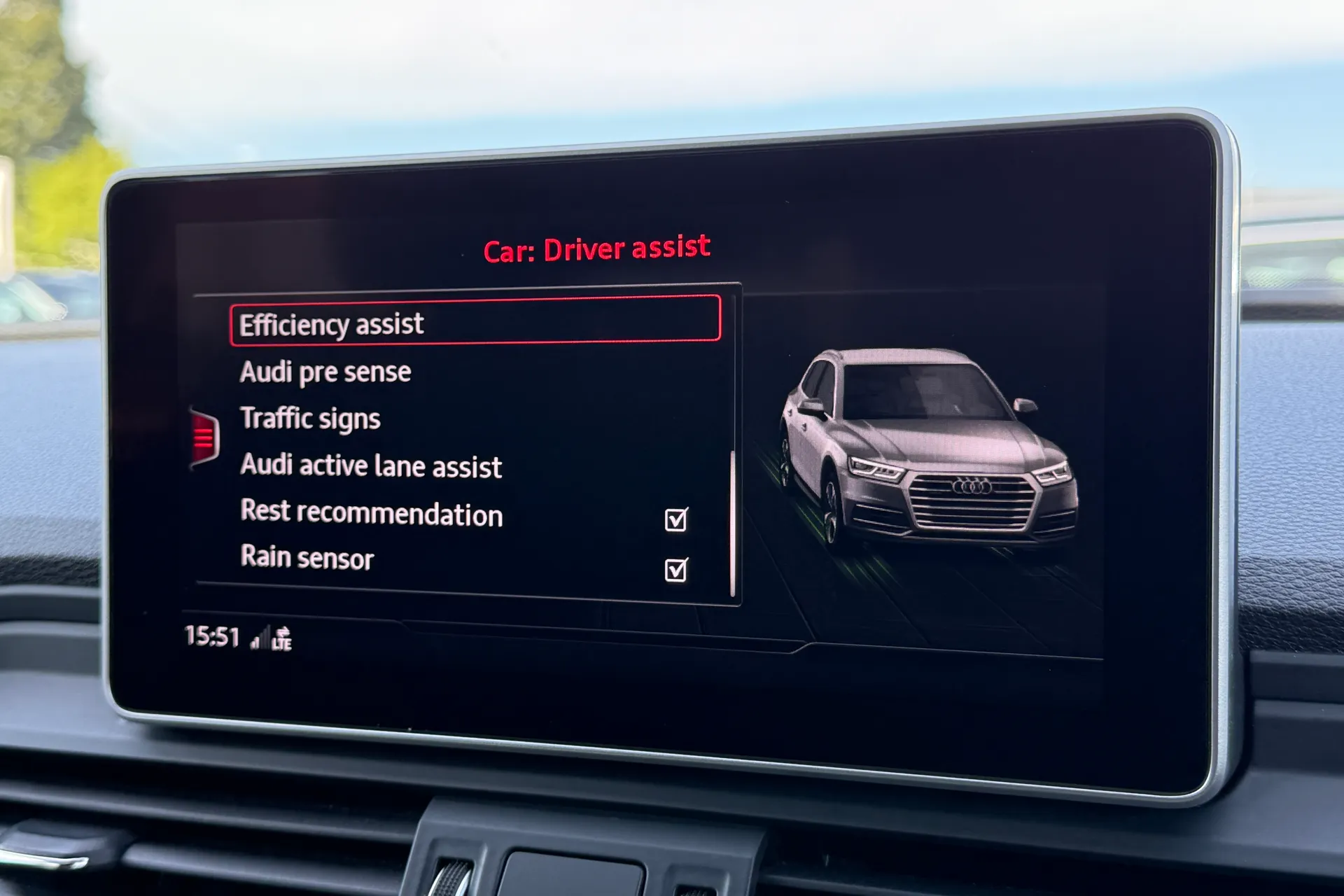 Audi Q5 thumbnail image number 10