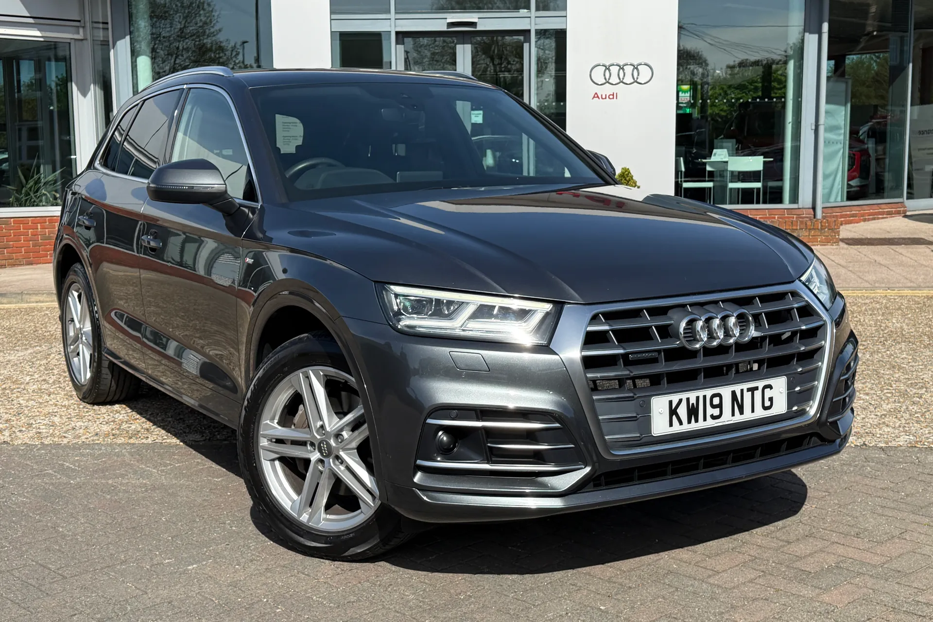 Audi Q5 thumbnail image number 23