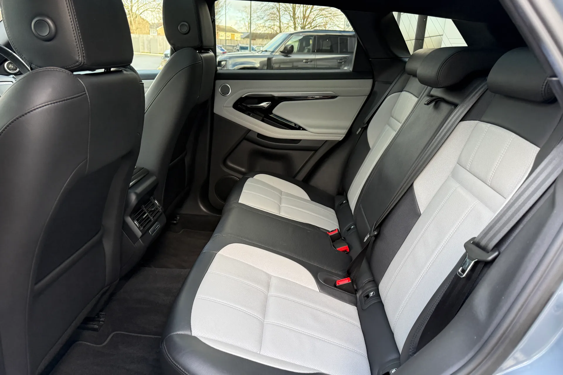 LAND ROVER RANGE ROVER EVOQUE thumbnail image number 41