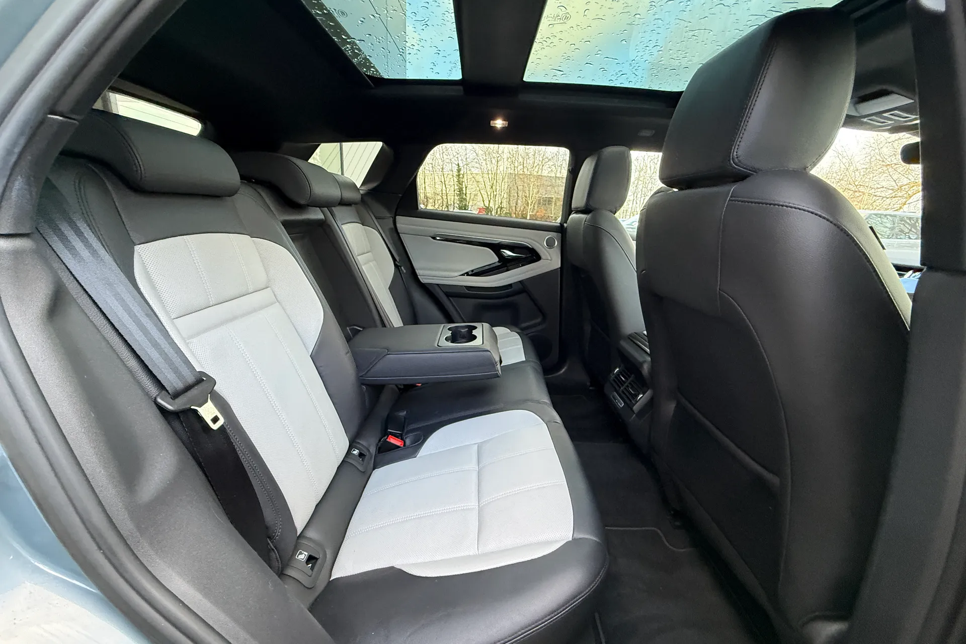 LAND ROVER RANGE ROVER EVOQUE thumbnail image number 35