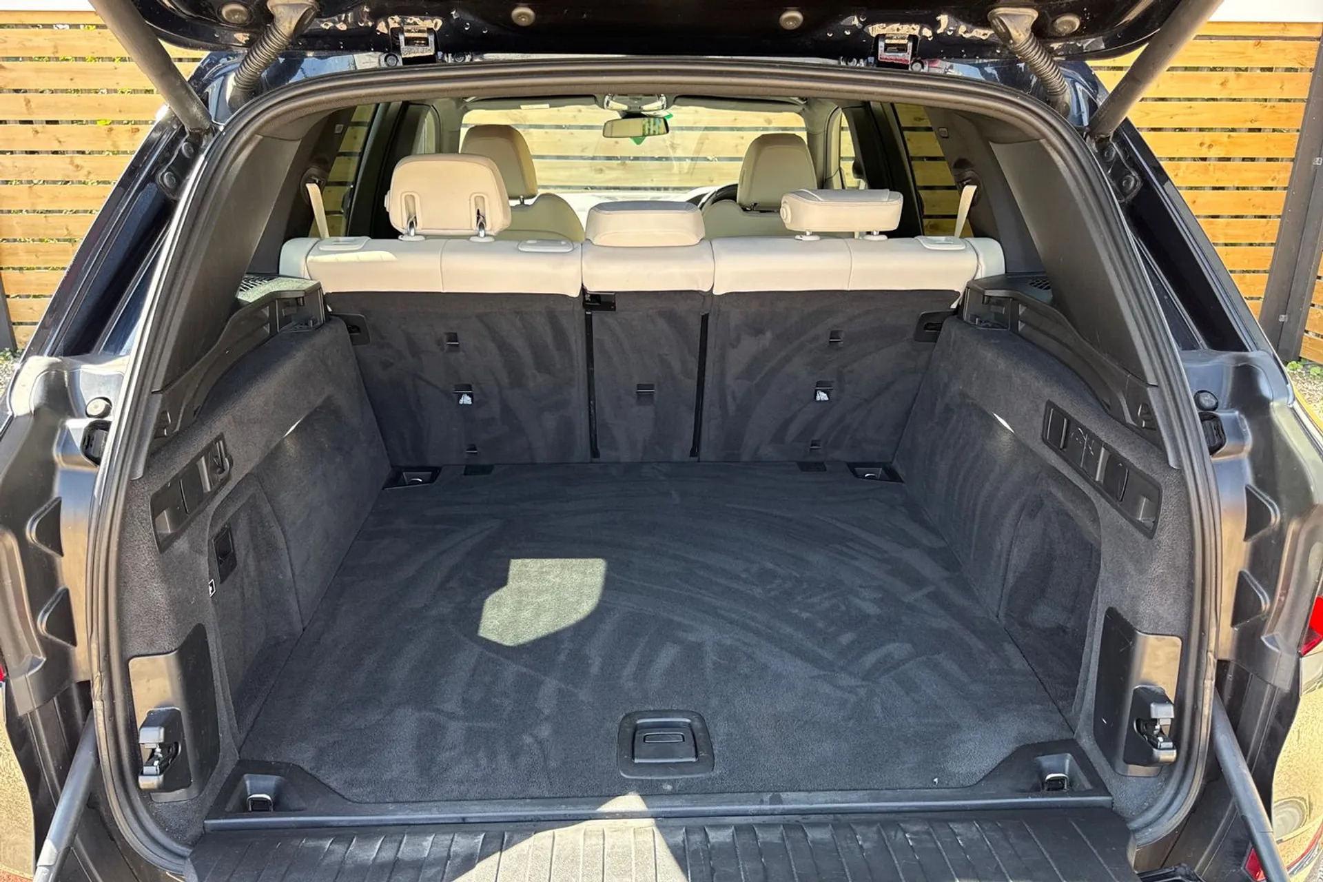 BMW X5 thumbnail image number 21