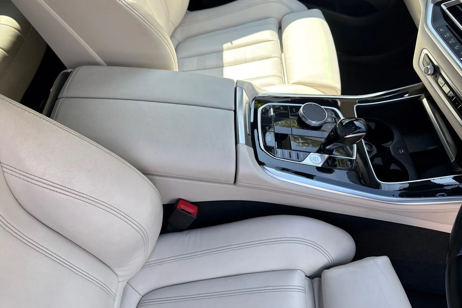 BMW X5 thumbnail image number 43