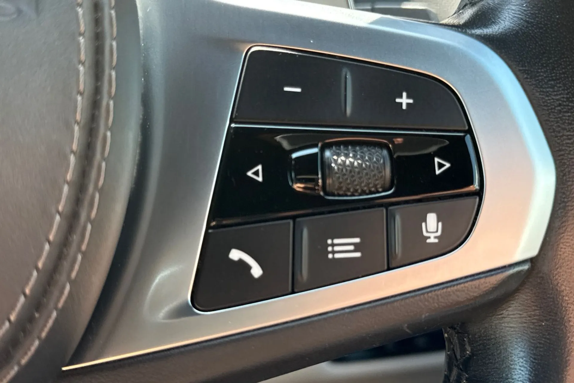 BMW X5 thumbnail image number 40