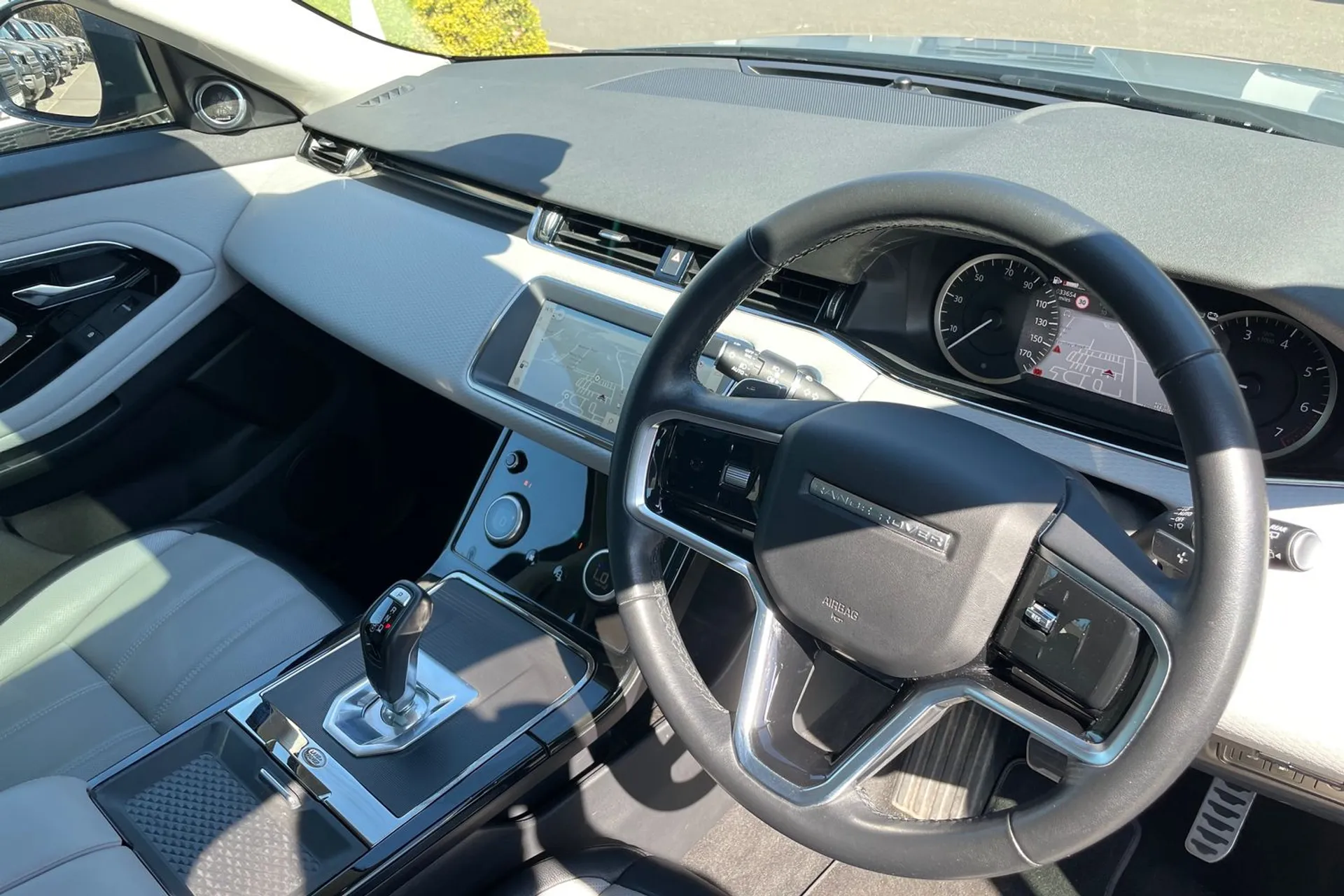 LAND ROVER RANGE ROVER EVOQUE thumbnail image number 34