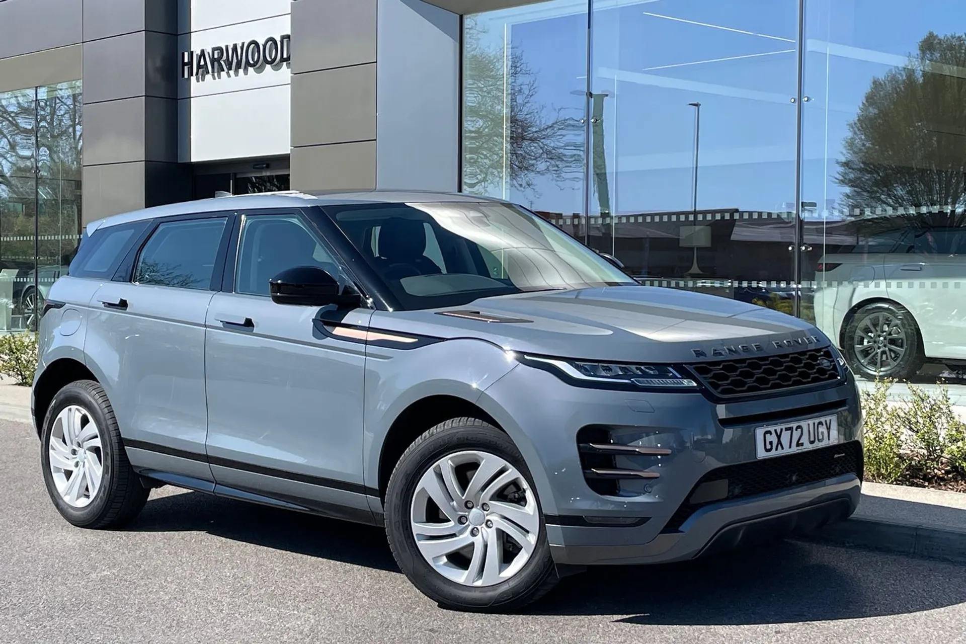 LAND ROVER RANGE ROVER EVOQUE focused image
