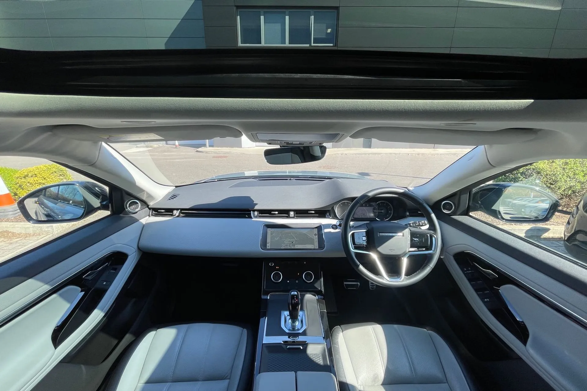 LAND ROVER RANGE ROVER EVOQUE thumbnail image number 3