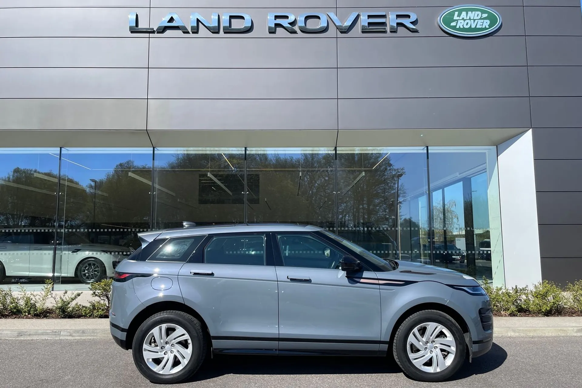 LAND ROVER RANGE ROVER EVOQUE thumbnail image number 2