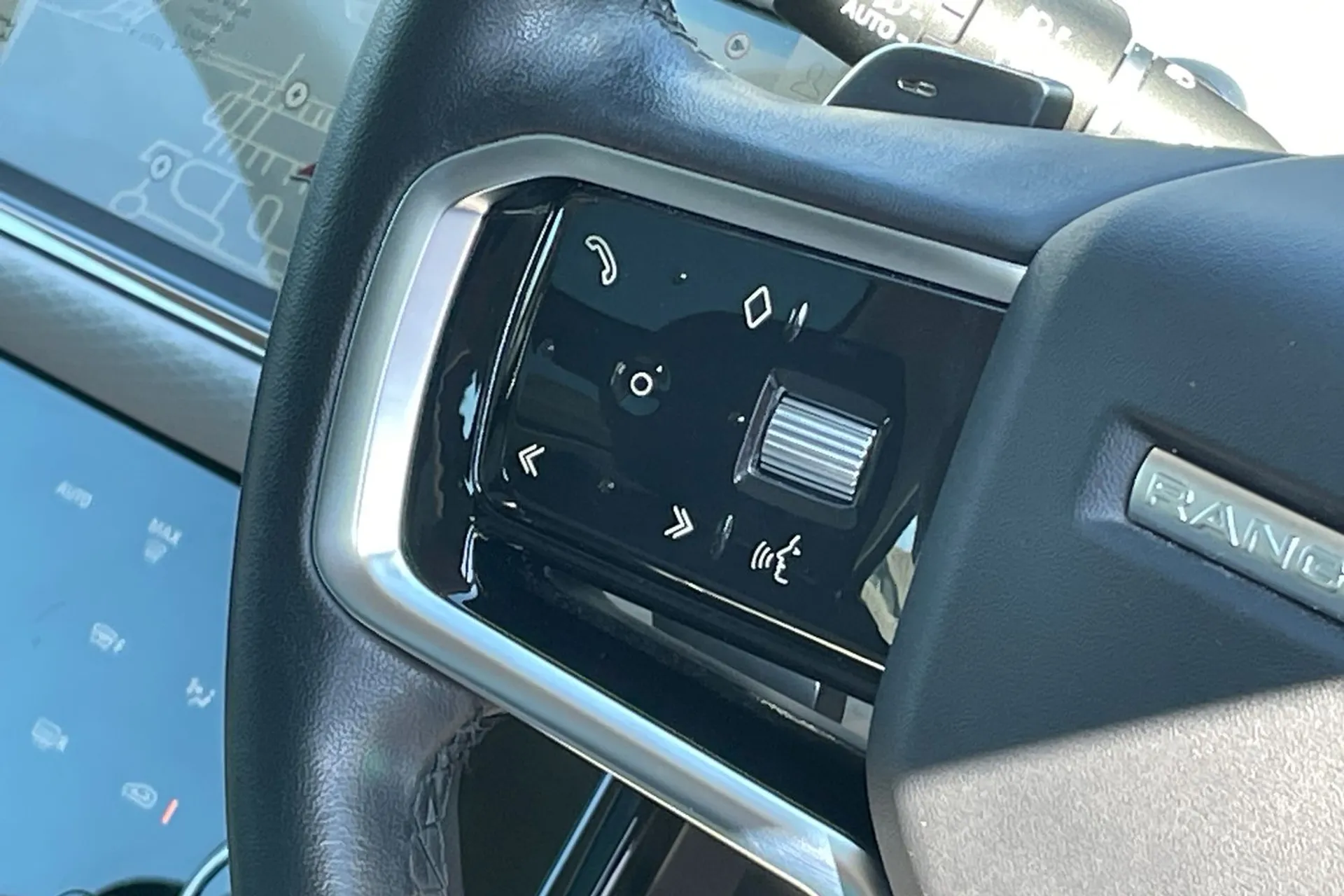 LAND ROVER RANGE ROVER EVOQUE thumbnail image number 38