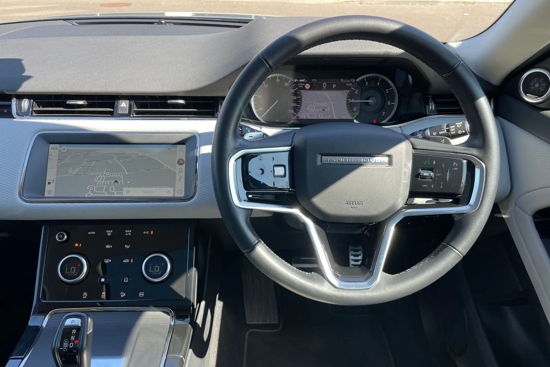 LAND ROVER RANGE ROVER EVOQUE thumbnail image number 18