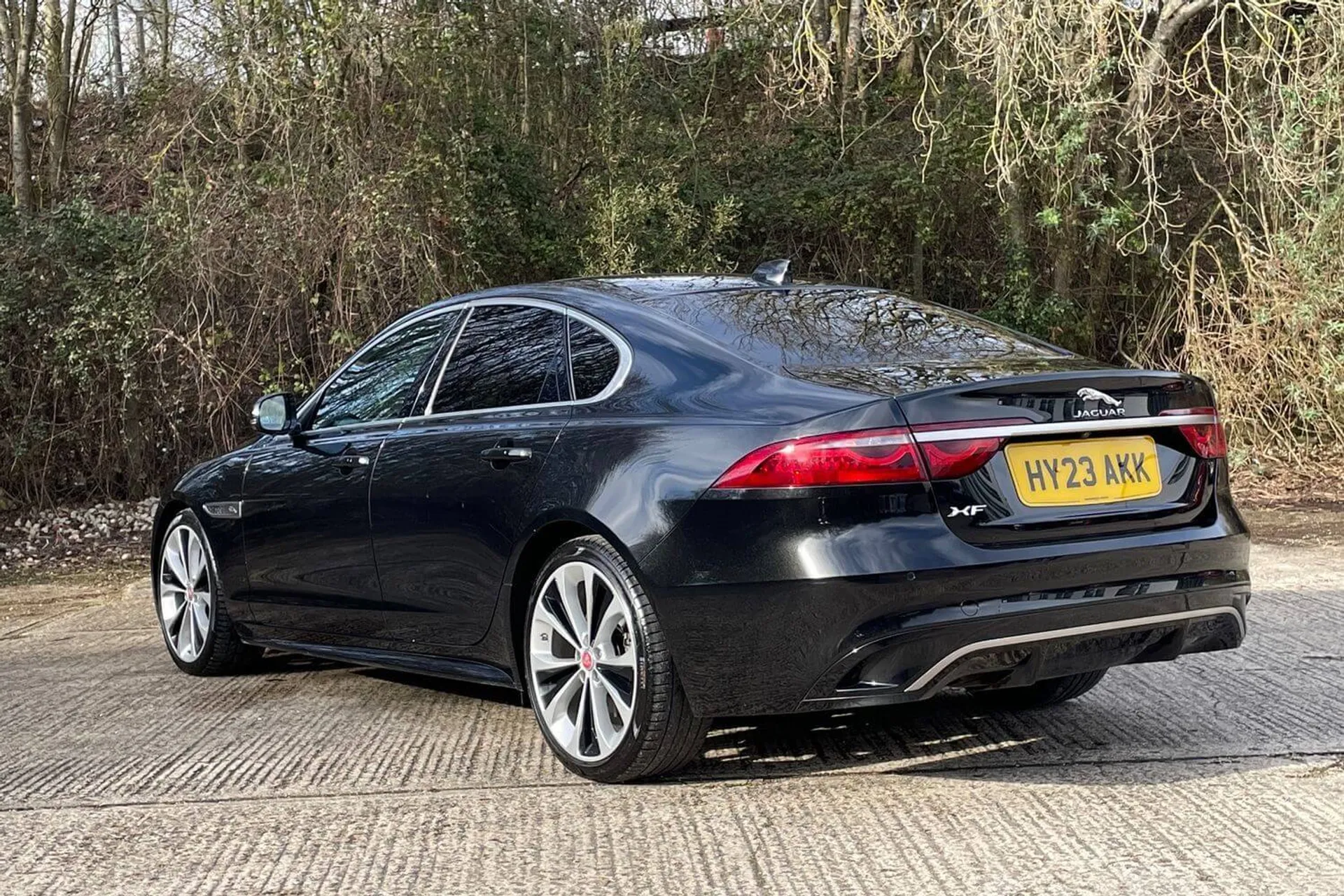 Jaguar XF thumbnail image number 2