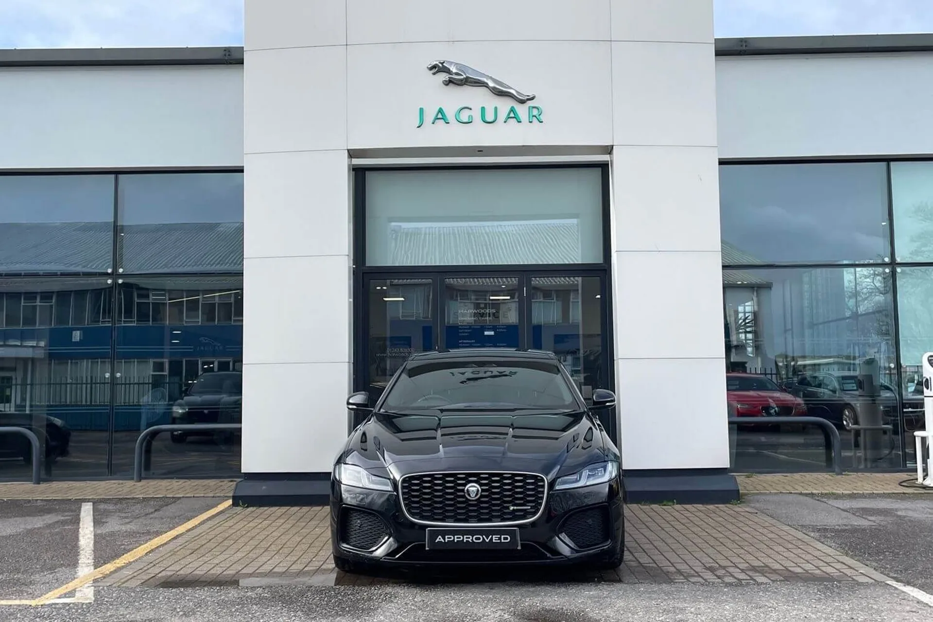 Jaguar XF thumbnail image number 40