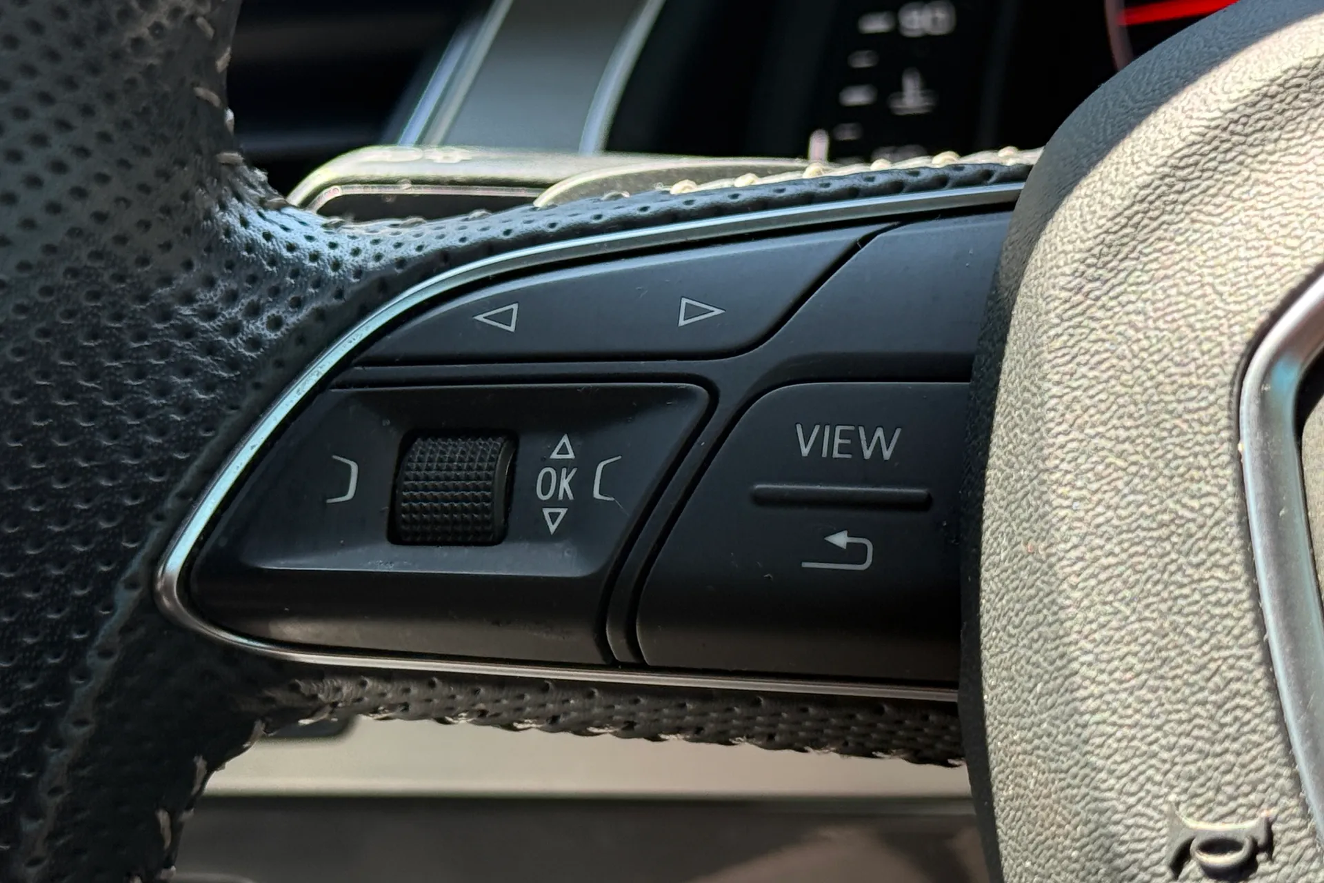 Audi Q7 thumbnail image number 15