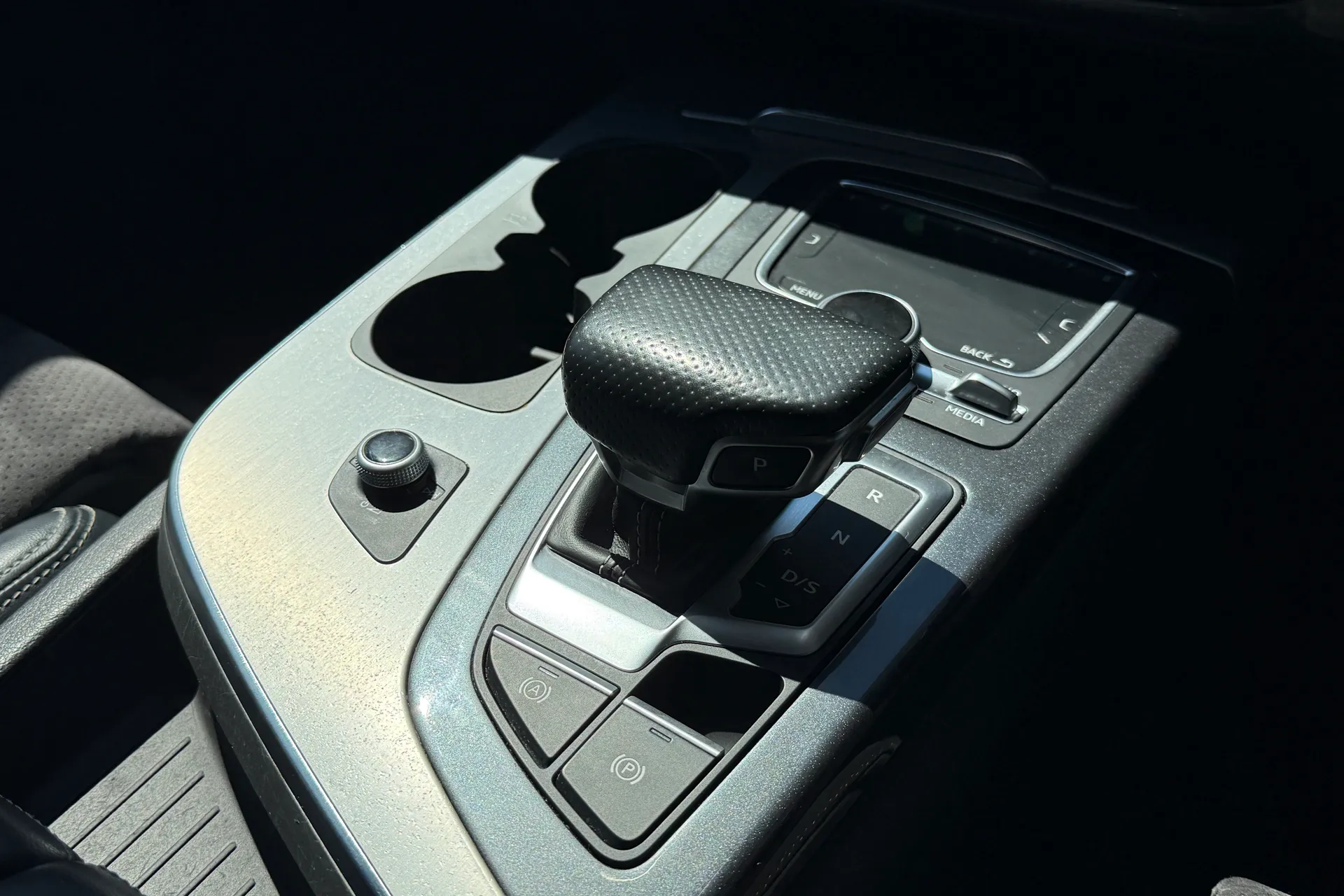 Audi Q7 thumbnail image number 20